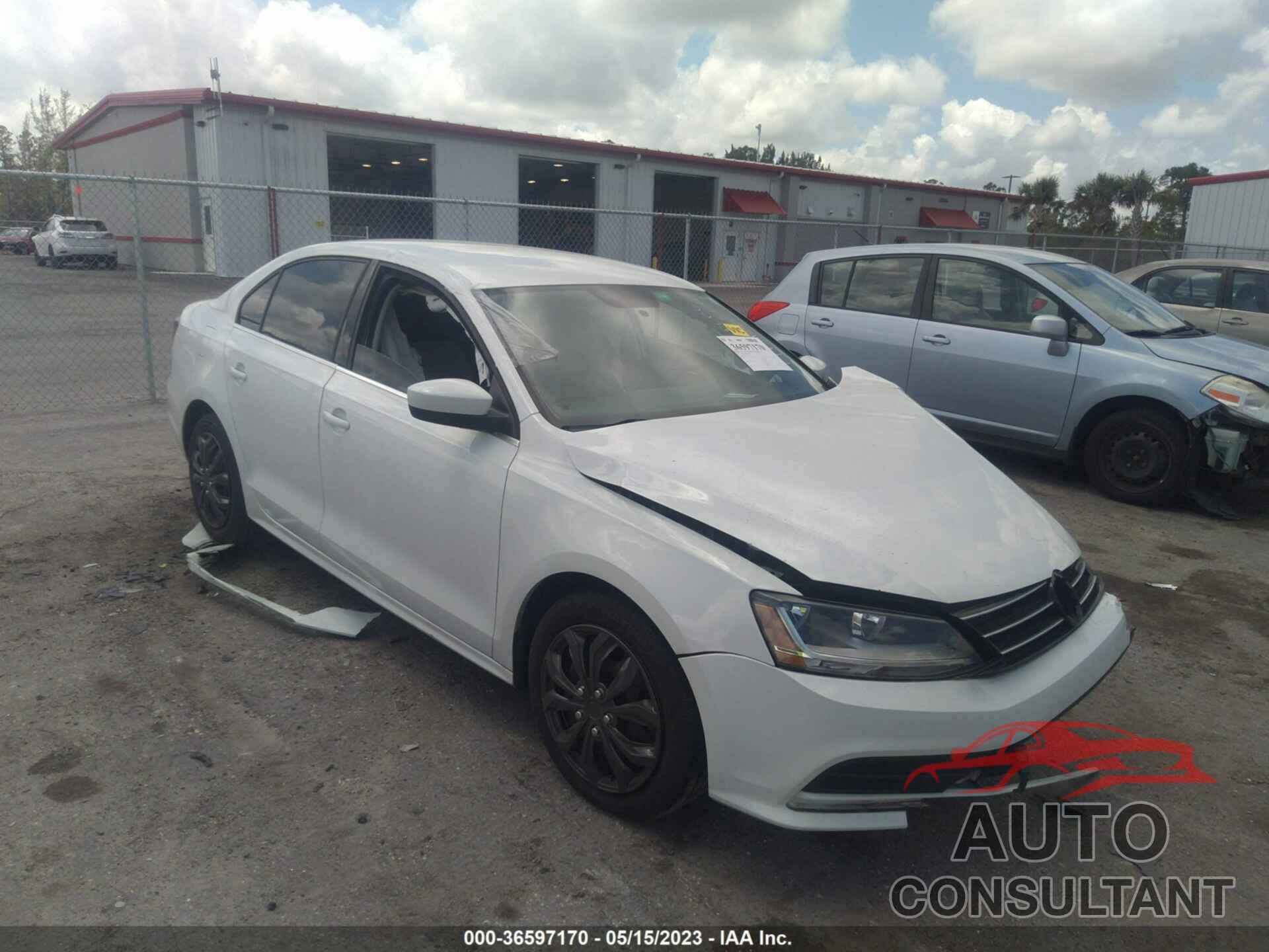 VOLKSWAGEN JETTA 2017 - 3VW2B7AJ6HM404199