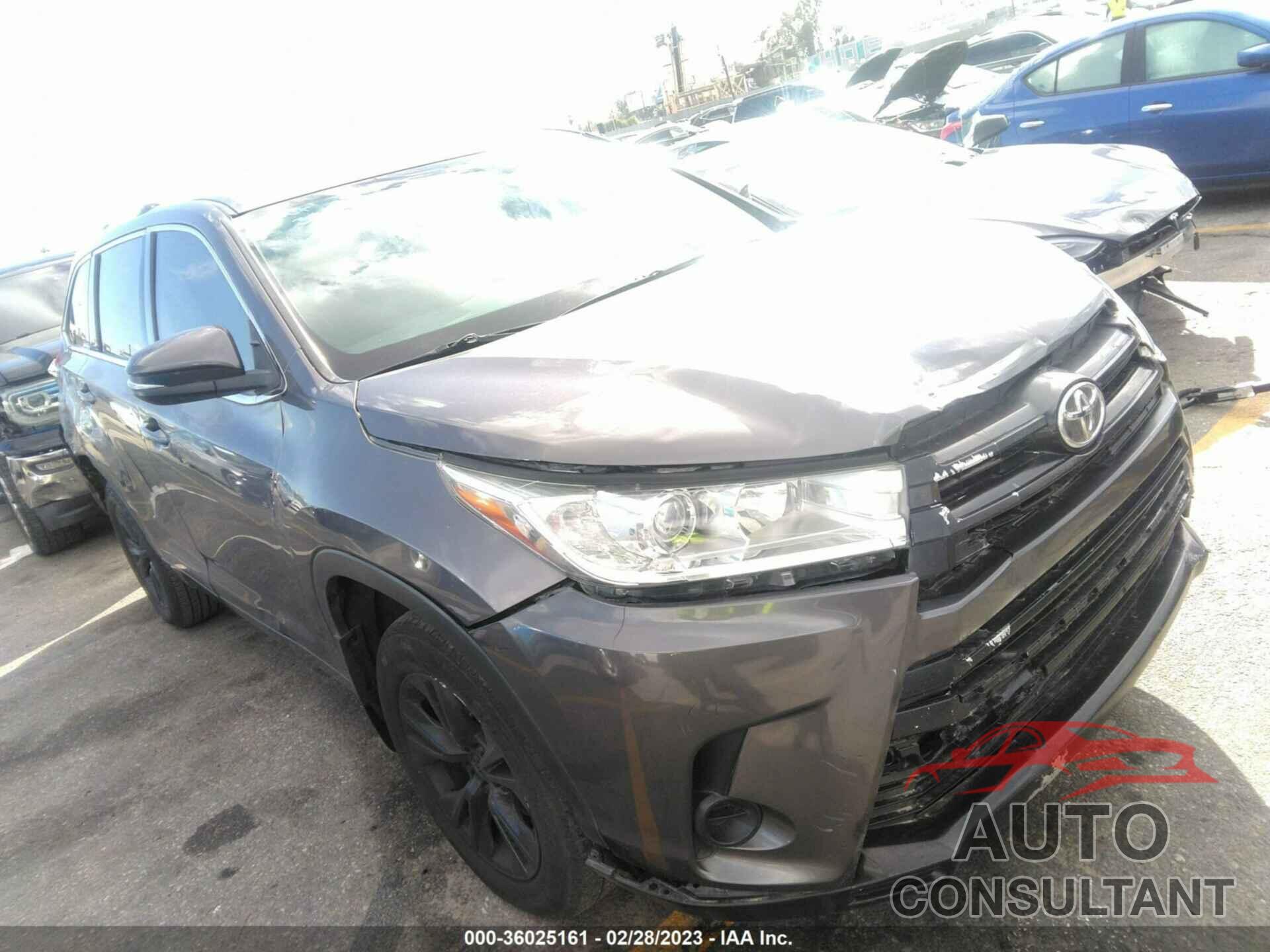 TOYOTA HIGHLANDER 2018 - 5TDBZRFHXJS811237
