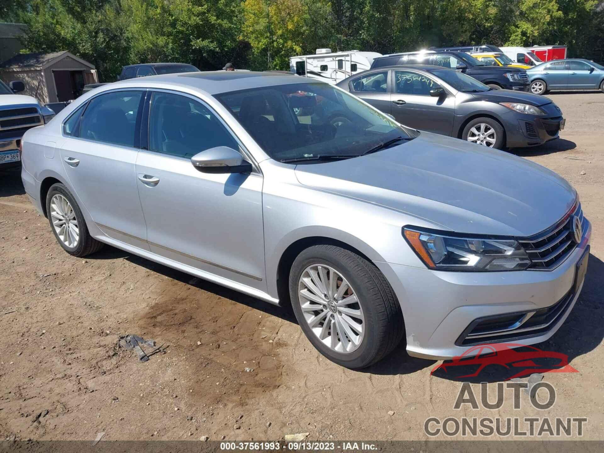 VOLKSWAGEN PASSAT 2017 - 1VWBT7A32HC025362