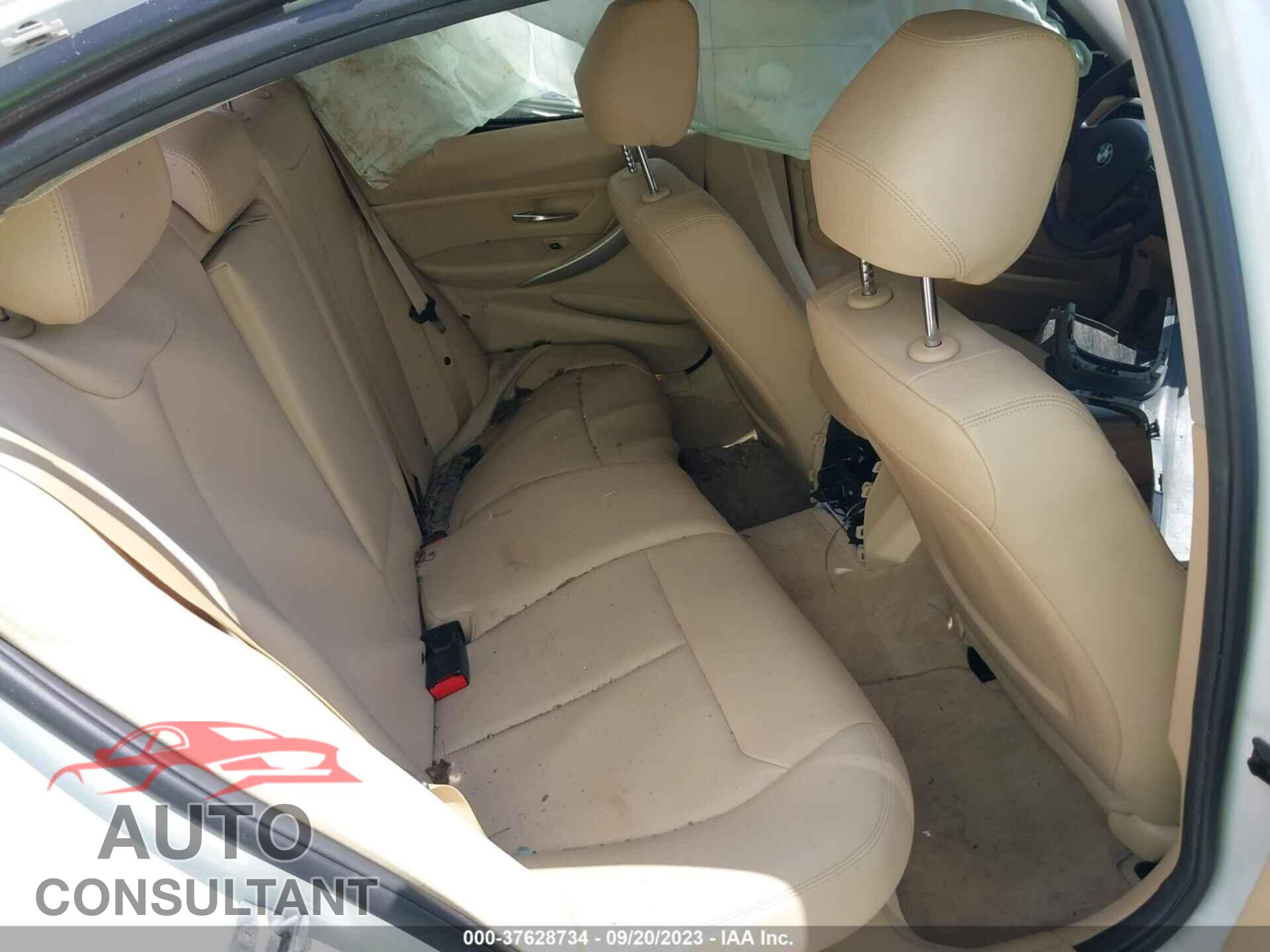 BMW 320I 2016 - WBA8E1G55GNU11240