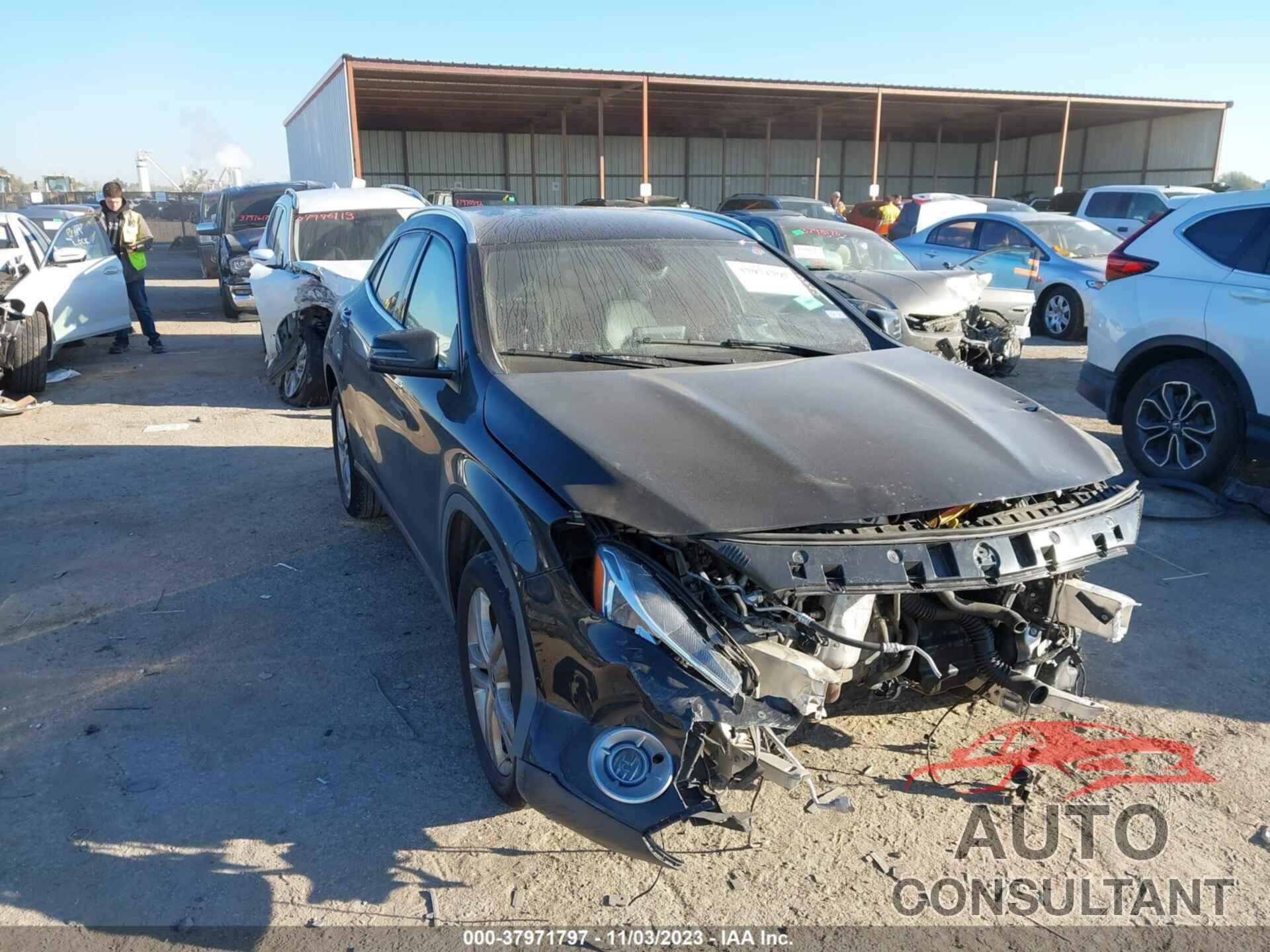 MERCEDES-BENZ GLA 250 2019 - WDCTG4GB7KU005726