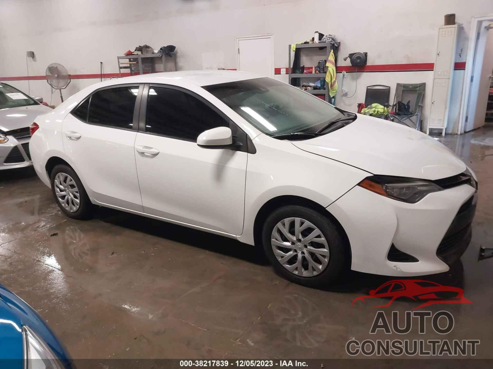 TOYOTA COROLLA 2018 - 5YFBURHE4JP767567