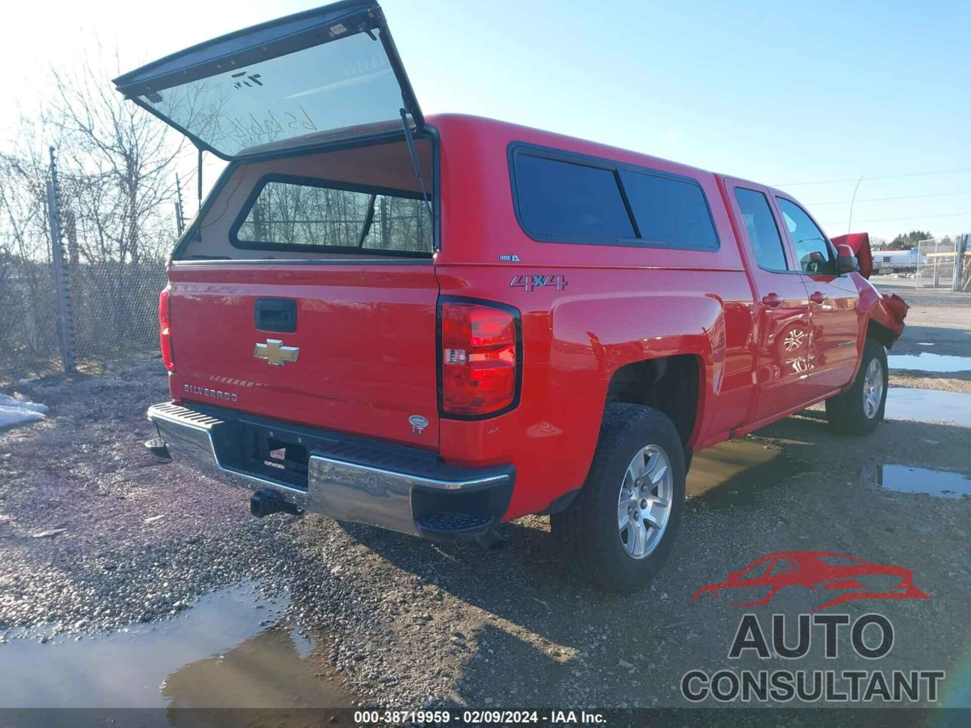 CHEVROLET SILVERADO 1500 2018 - 1GCVKREH5JZ156261