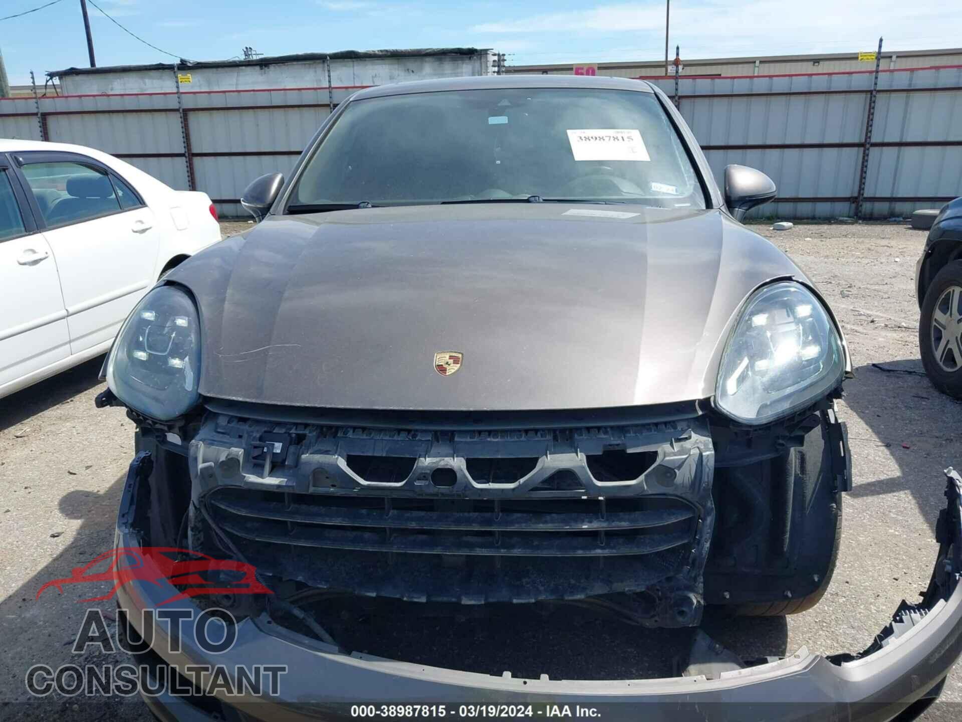 PORSCHE CAYENNE 2016 - WP1AA2A22GLA05561