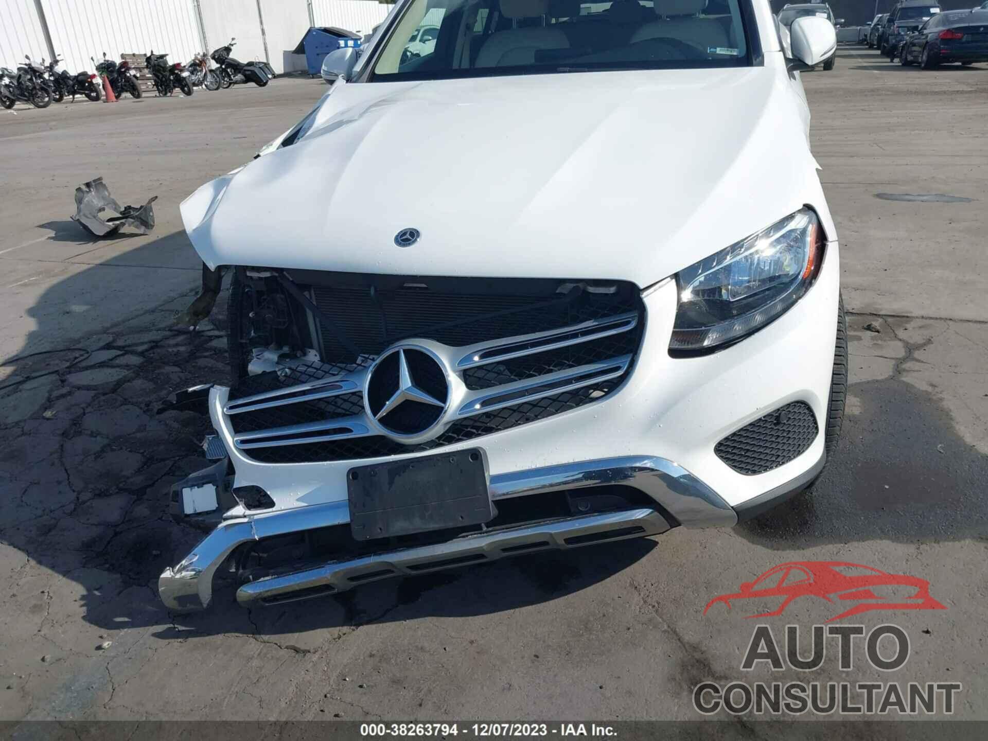 MERCEDES-BENZ GLC 2019 - WDC0G4JBXKF590656