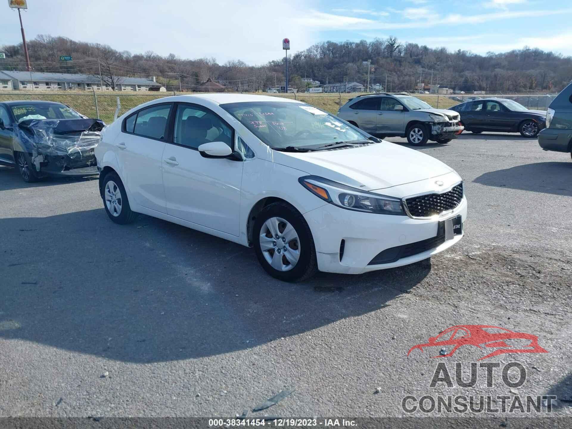 KIA FORTE 2018 - 3KPFK4A74JE177098