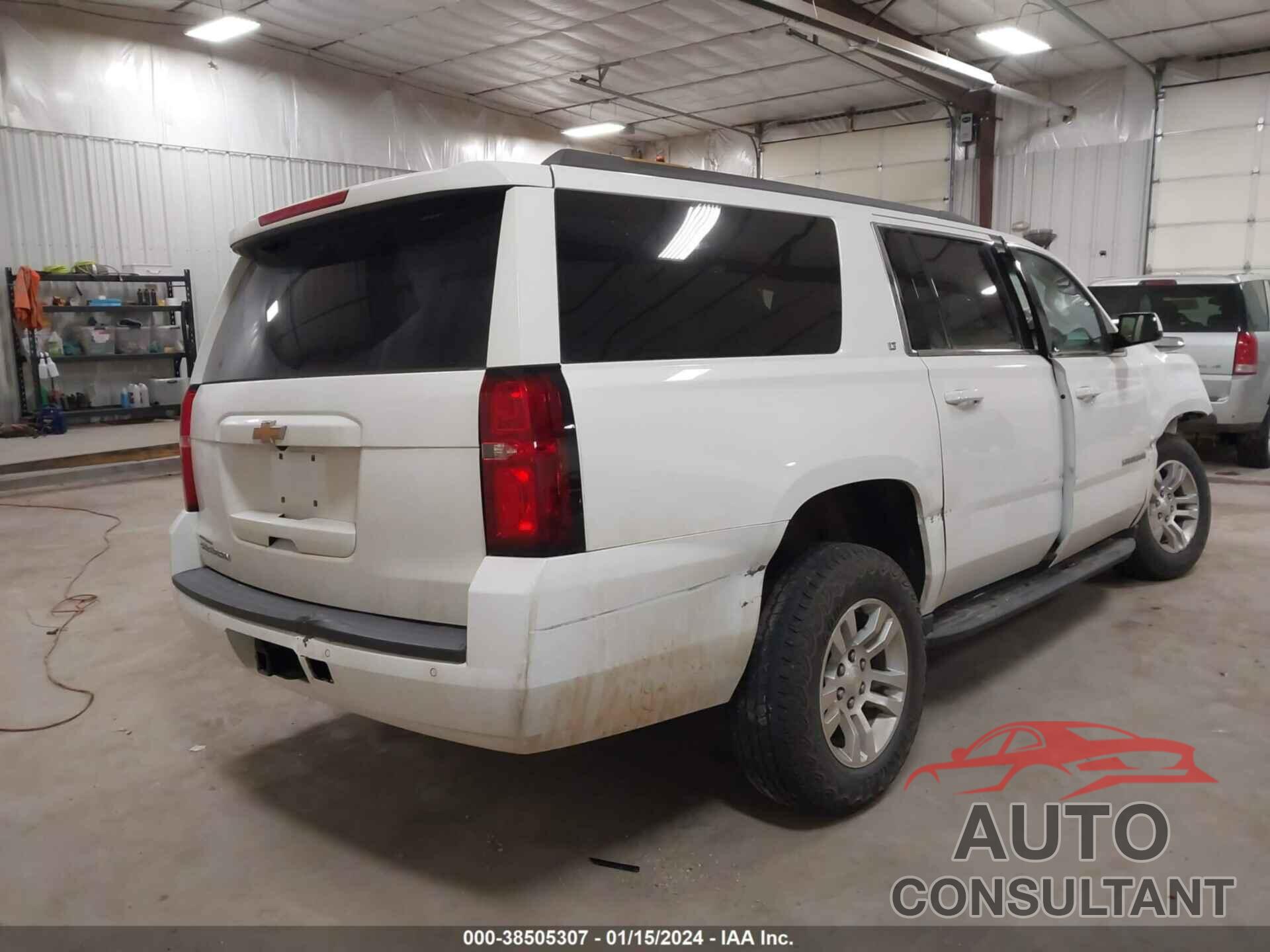 CHEVROLET SUBURBAN 2019 - 1GNSKHKC9KR208280