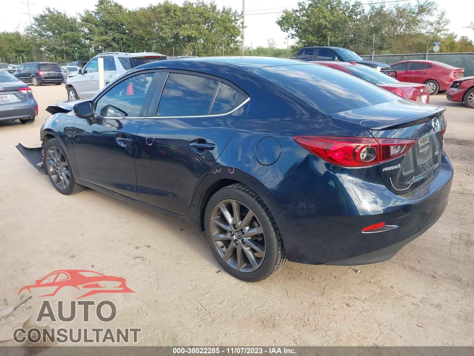 MAZDA MAZDA3 2018 - 3MZBN1V32JM160153
