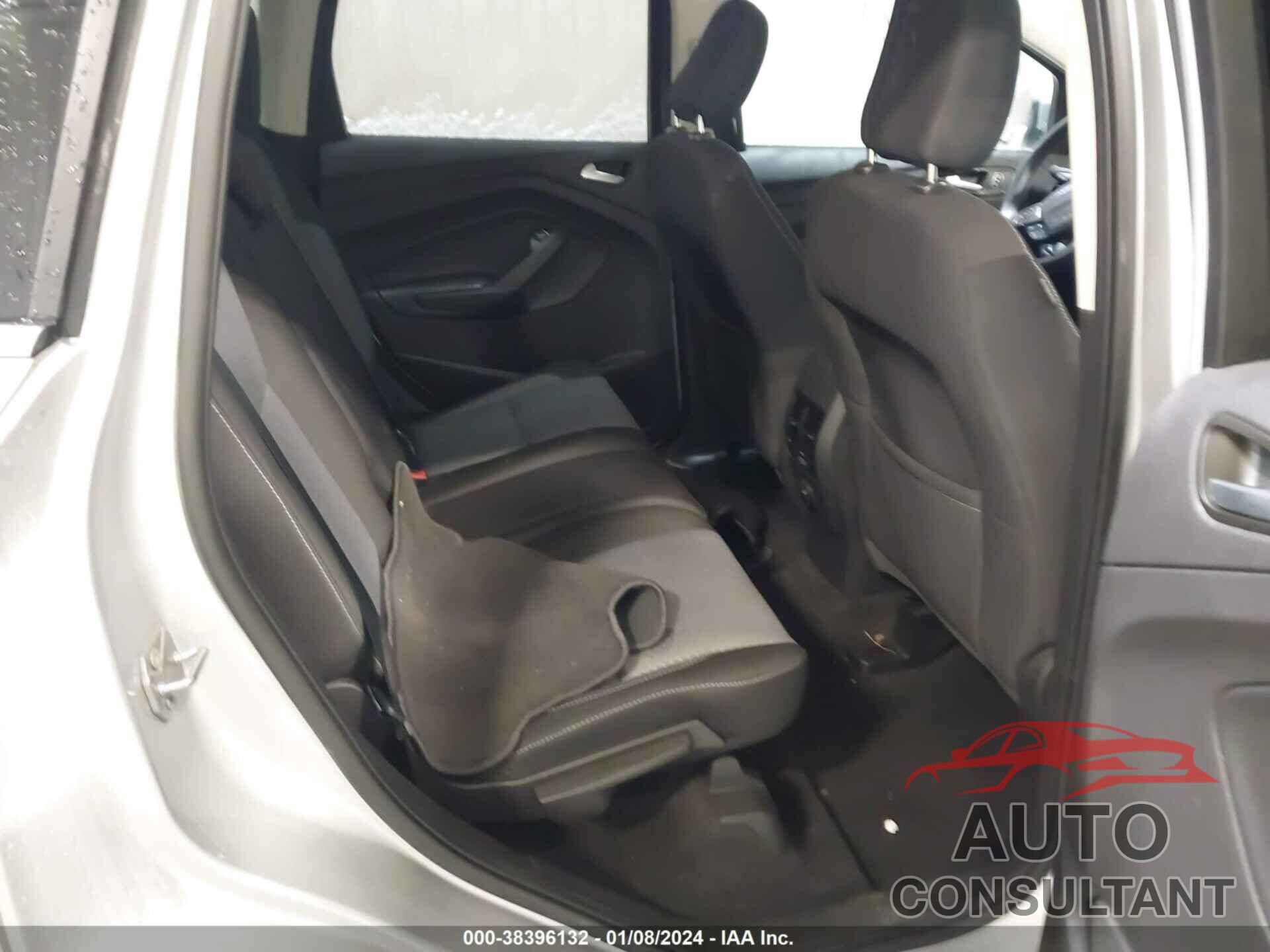 FORD ESCAPE 2019 - 1FMCU0GD6KUC36914