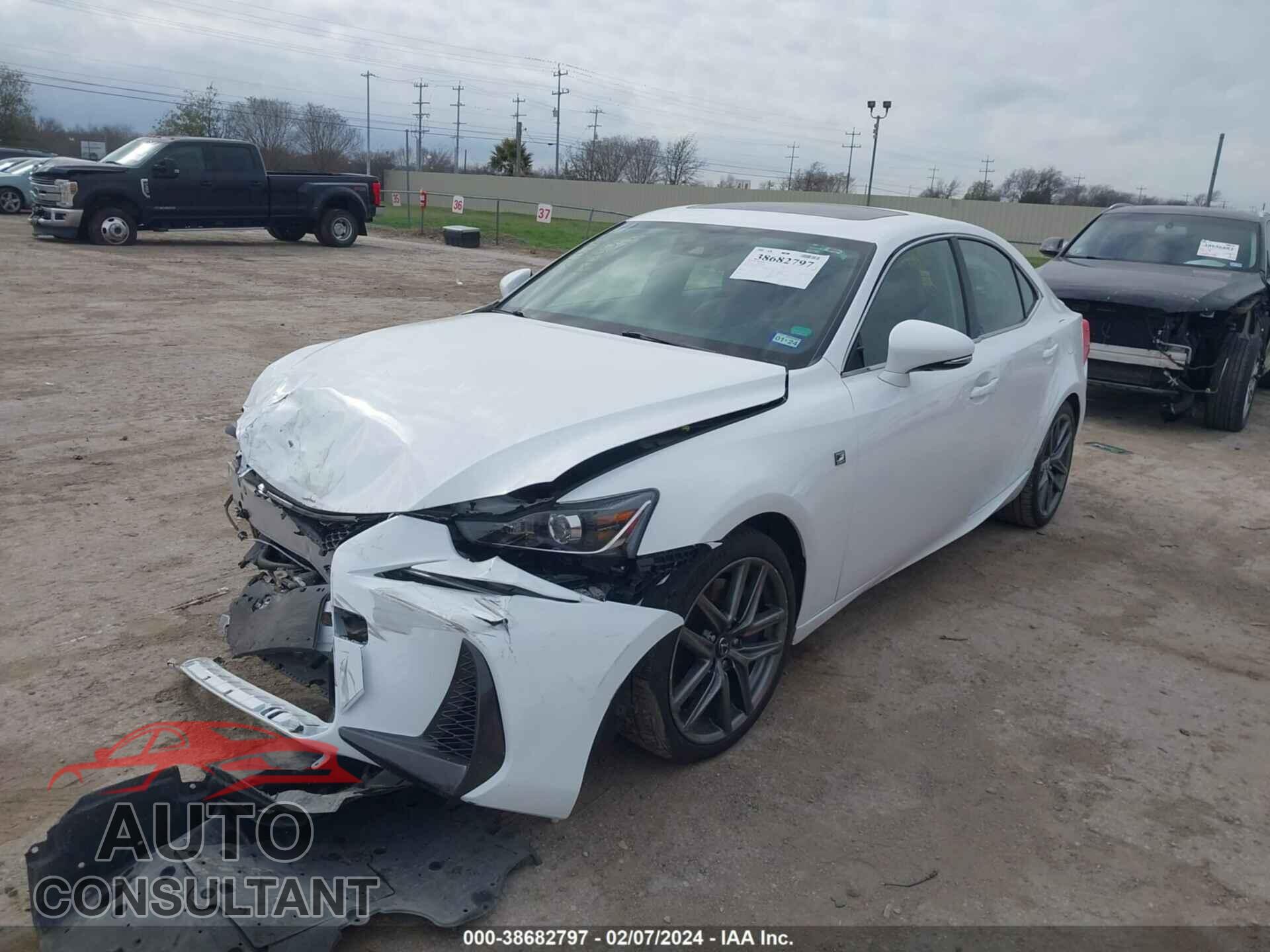 LEXUS IS 2017 - JTHBA1D29H5054157