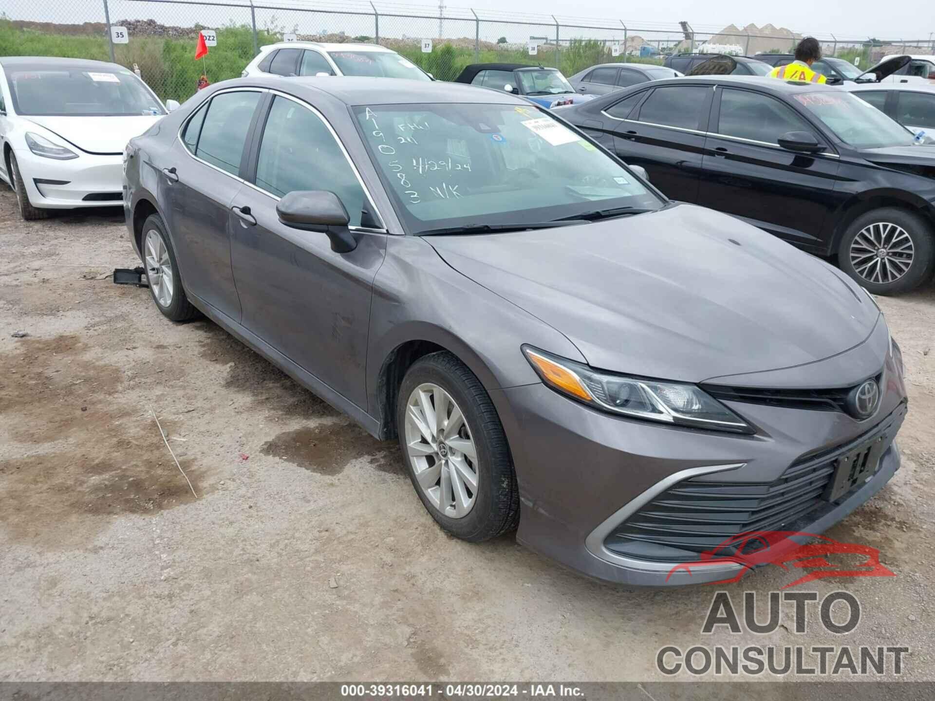 TOYOTA CAMRY 2023 - 4T1C11AKXPU175757