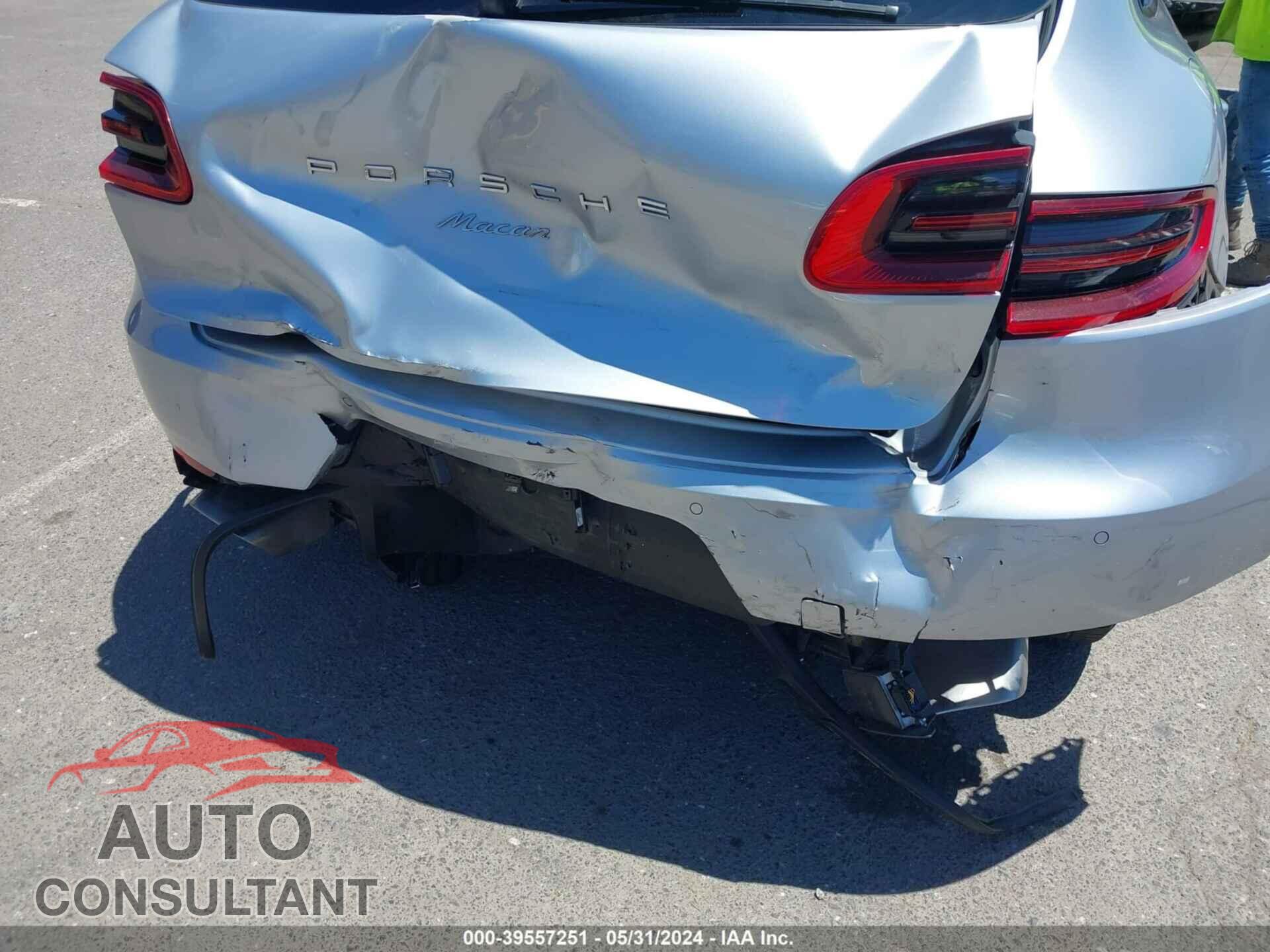 PORSCHE MACAN 2017 - WP1AA2A57HLB05165