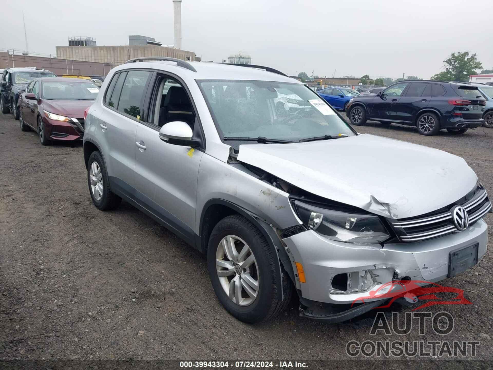 VOLKSWAGEN TIGUAN 2016 - WVGBV7AX0GW612748