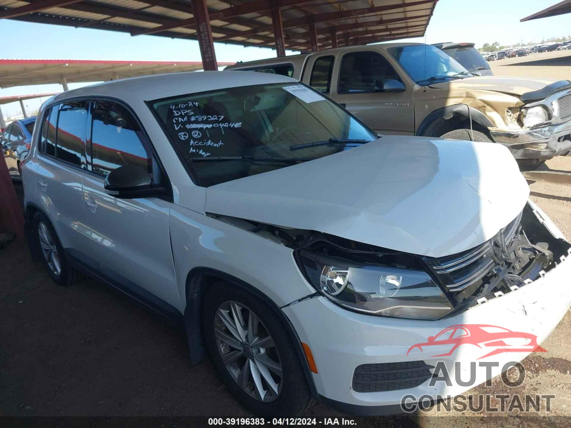 VOLKSWAGEN TIGUAN 2017 - WVGBV7AX8HK042488