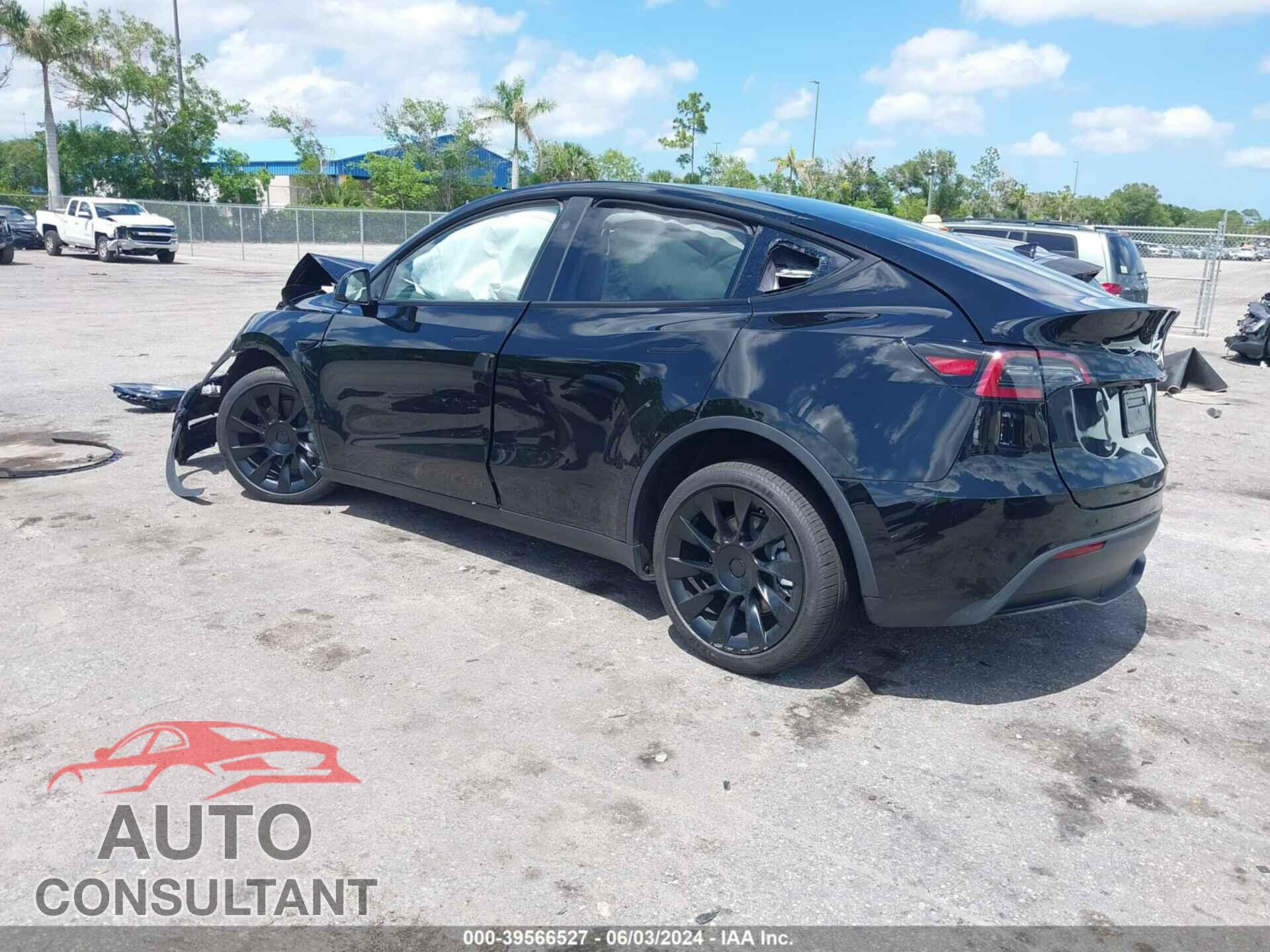 TESLA MODEL Y 2024 - 7SAYGAEE3RF065743