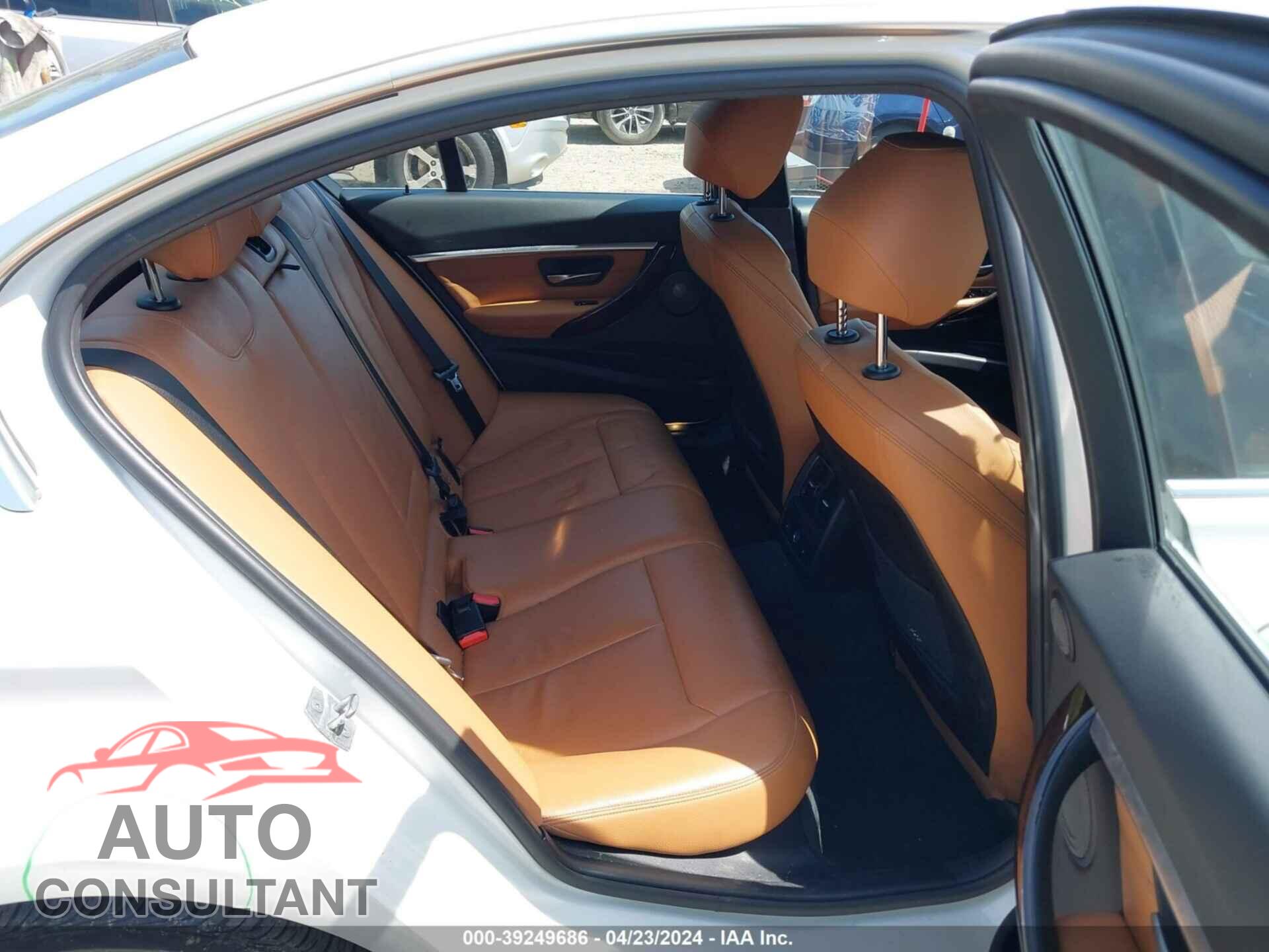 BMW 330E 2018 - WBA8E1C55JA756529