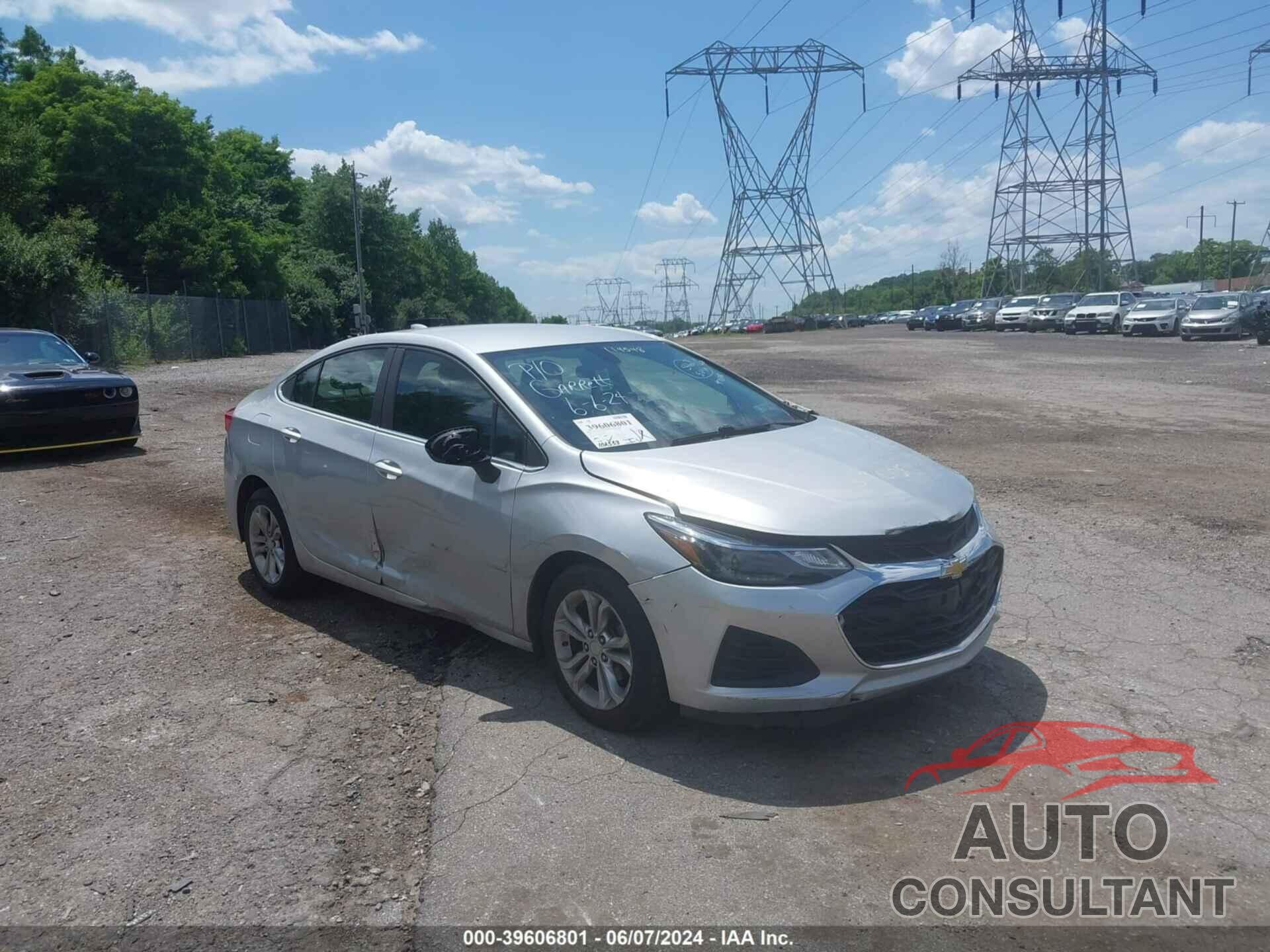 CHEVROLET CRUZE 2019 - 1G1BE5SMXK7114548