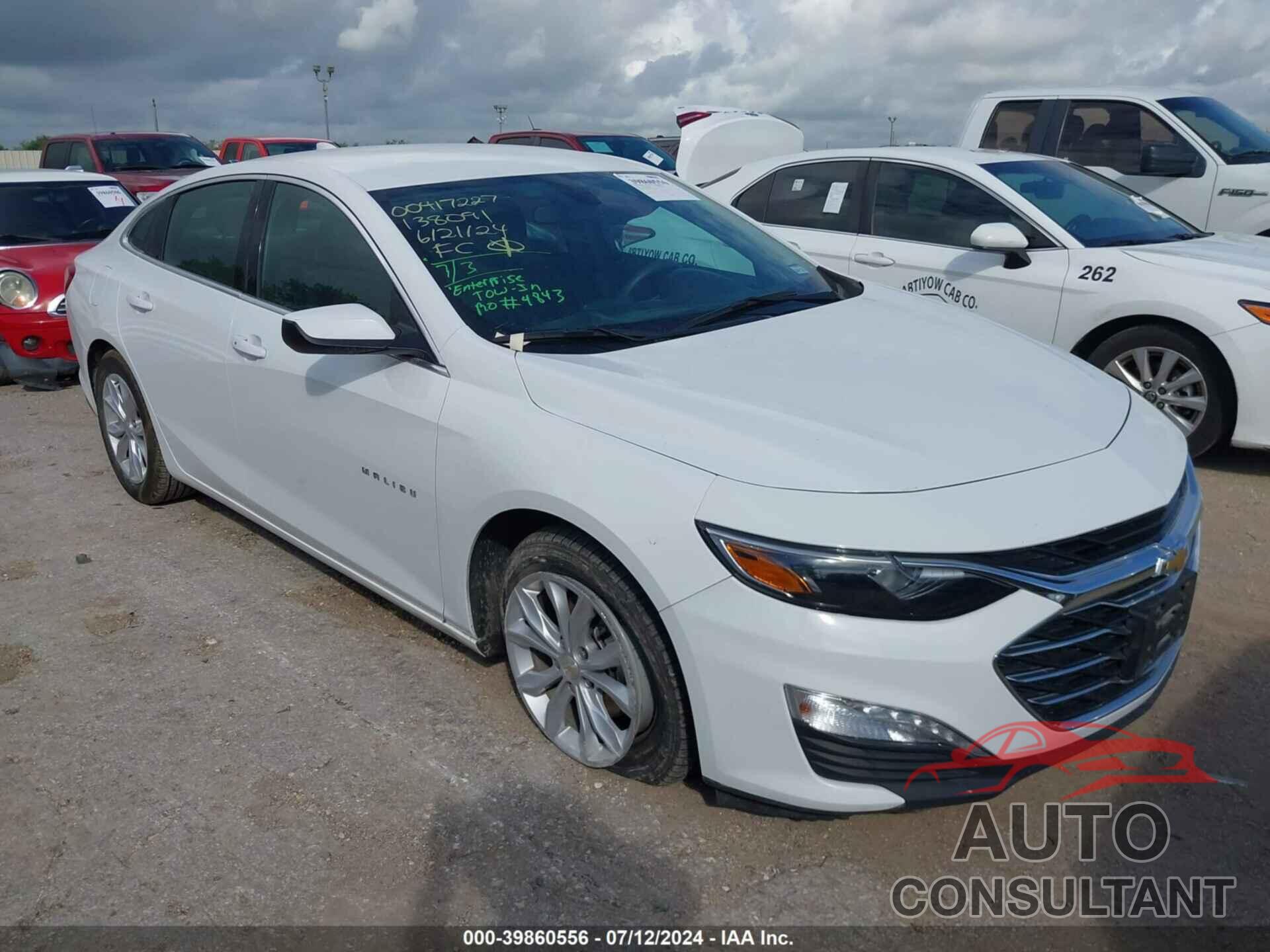 CHEVROLET MALIBU 2022 - 1G1ZD5ST8NF138091