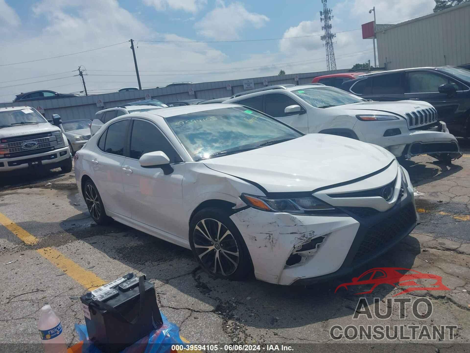 TOYOTA CAMRY 2018 - 4T1B11HK8JU567306