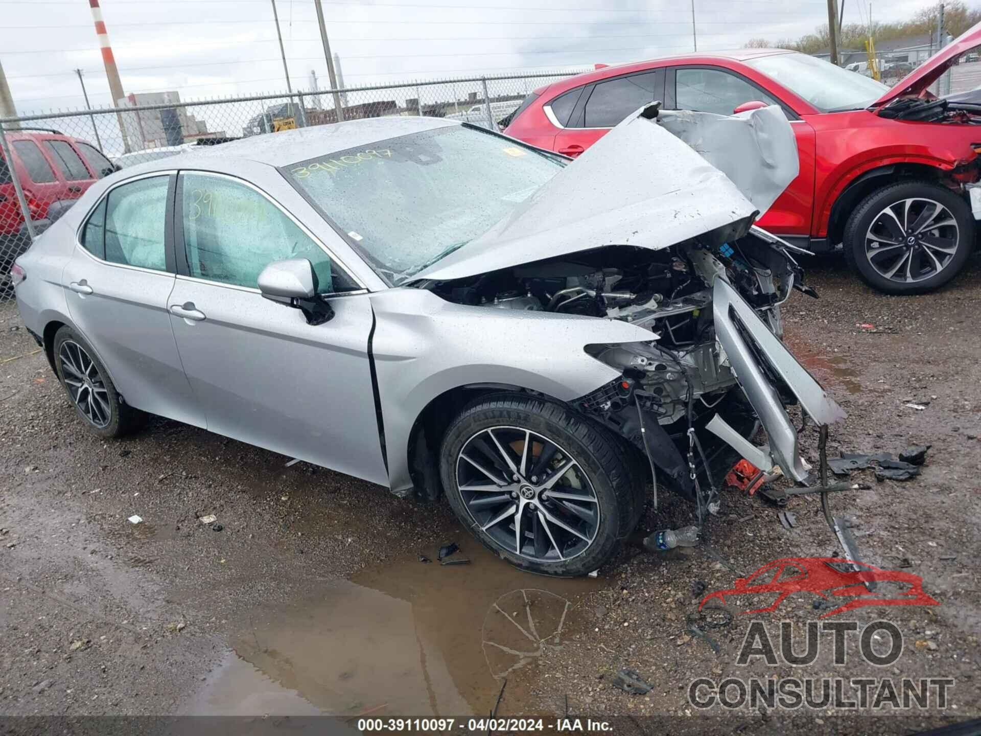 TOYOTA CAMRY 2021 - 4T1G11AK0MU560869