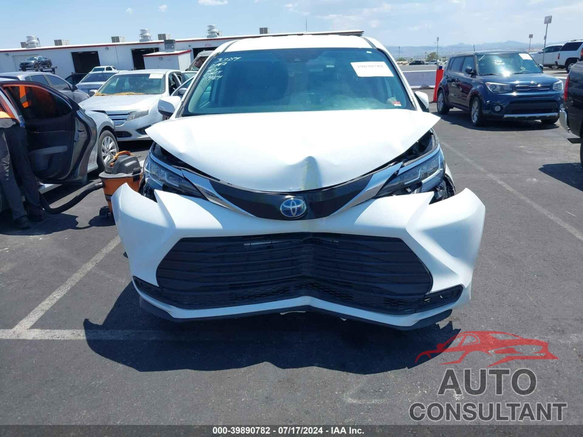 TOYOTA SIENNA 2022 - 5TDKRKEC7NS118743
