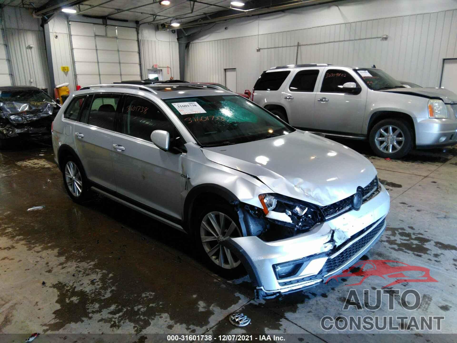 VOLKSWAGEN GOLF ALLTRACK 2017 - 3VWH17AU1HM527528