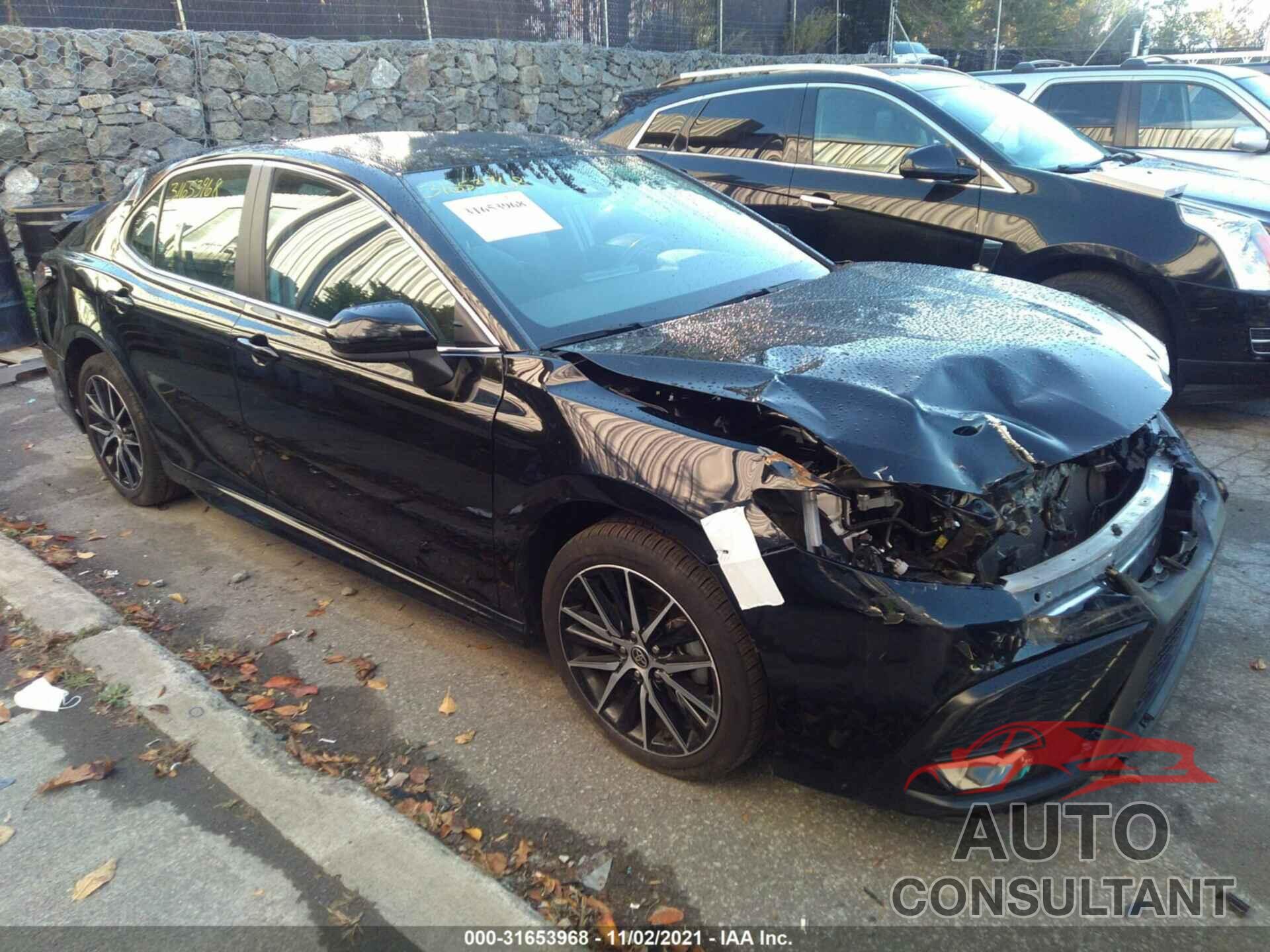 TOYOTA CAMRY 2021 - 4T1G11AK1MU416022