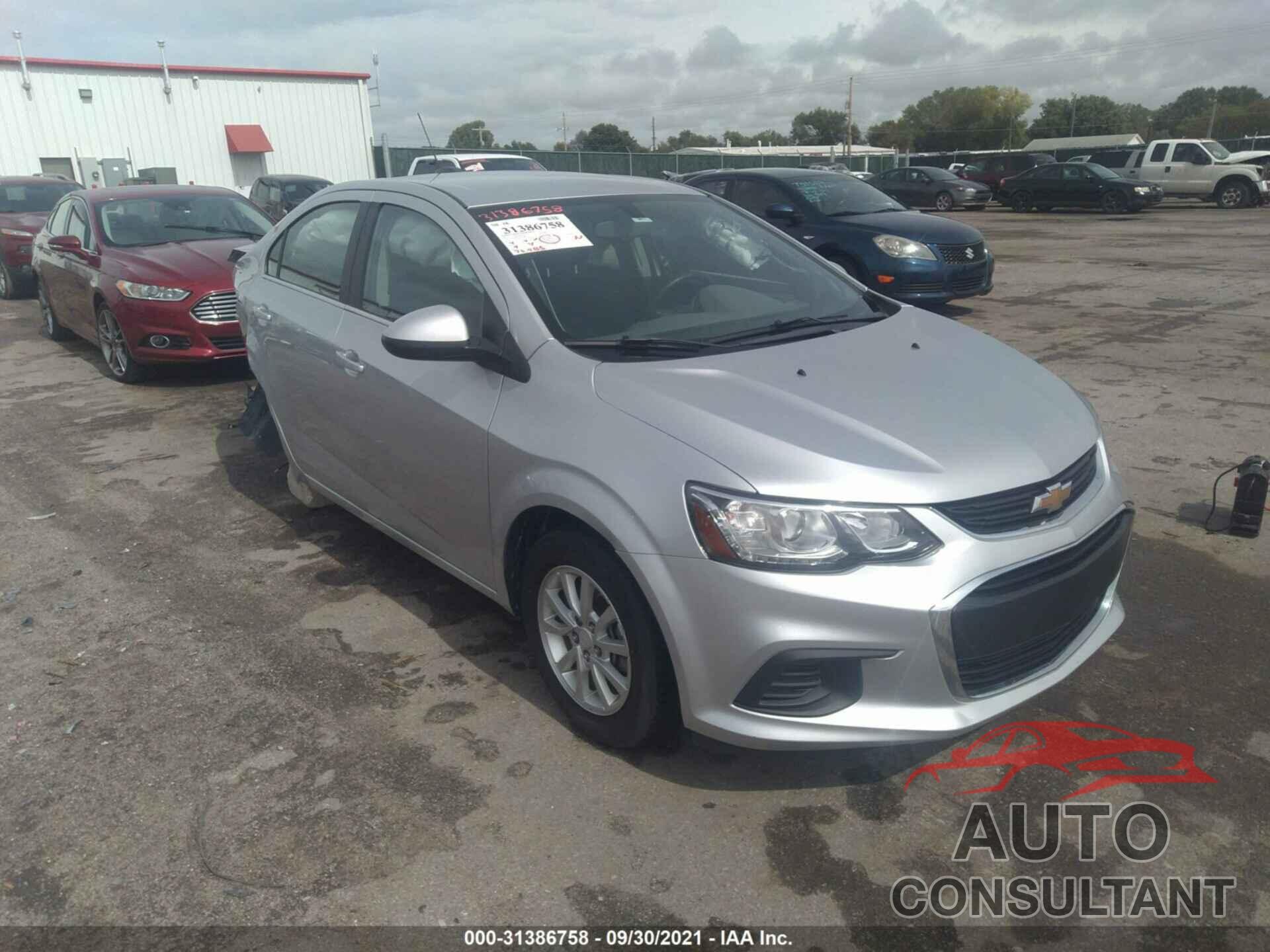 CHEVROLET SONIC 2017 - 1G1JD5SH2H4141836