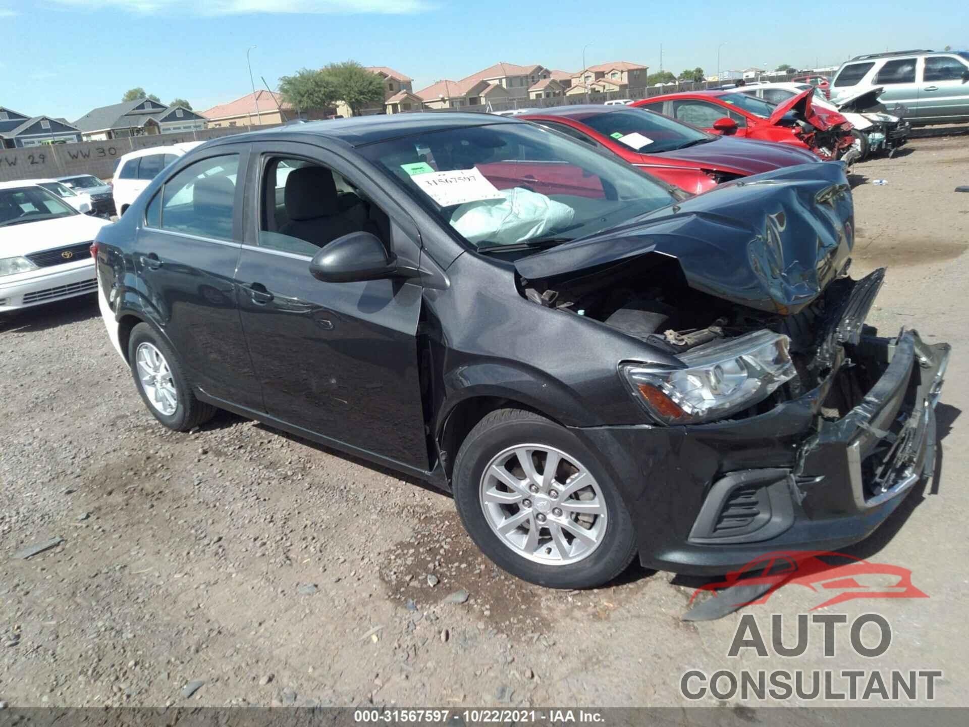 CHEVROLET SONIC 2018 - 1G1JD5SH1J4113922