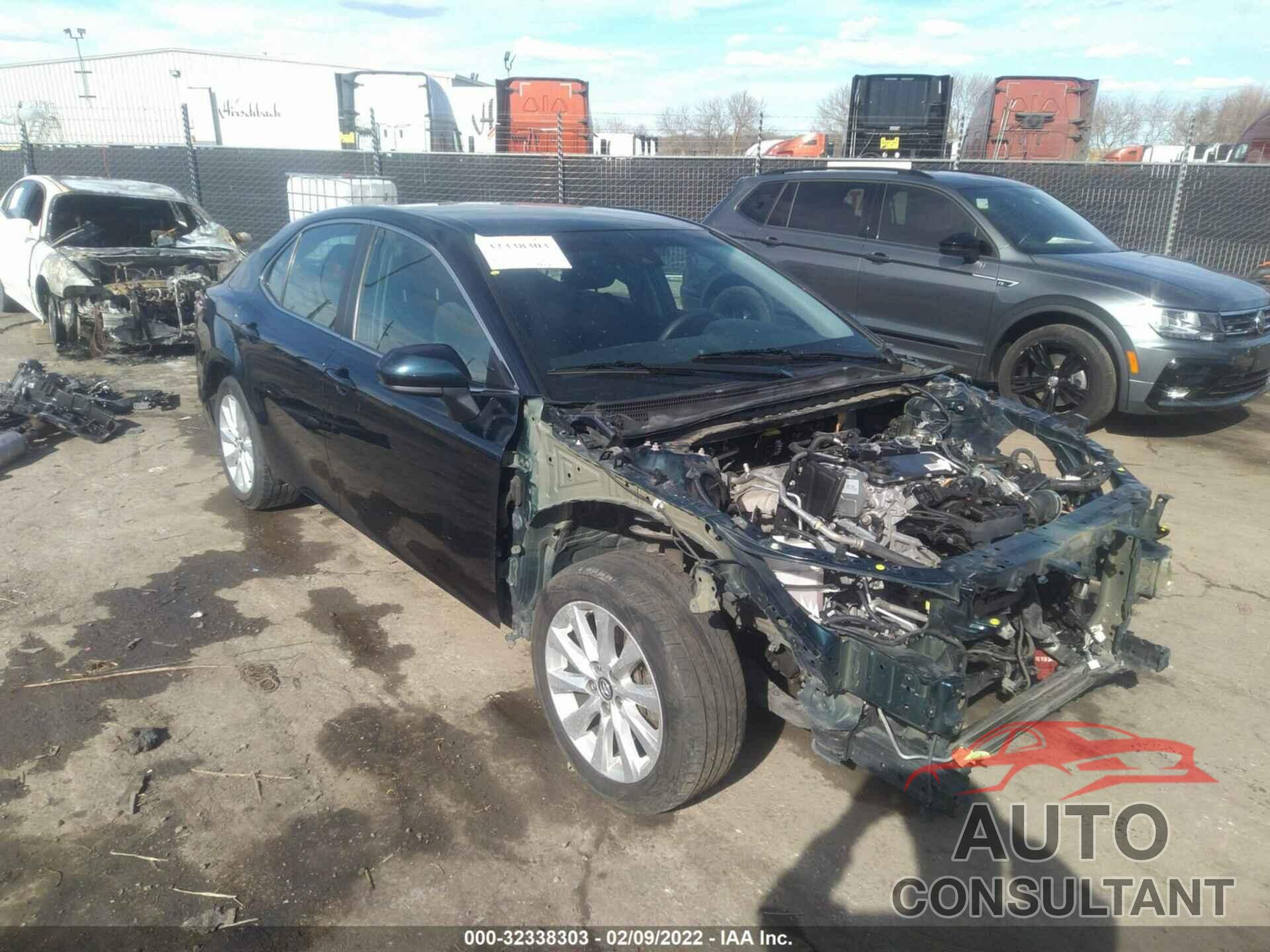 TOYOTA CAMRY 2018 - 4T1B11HK5JU595709