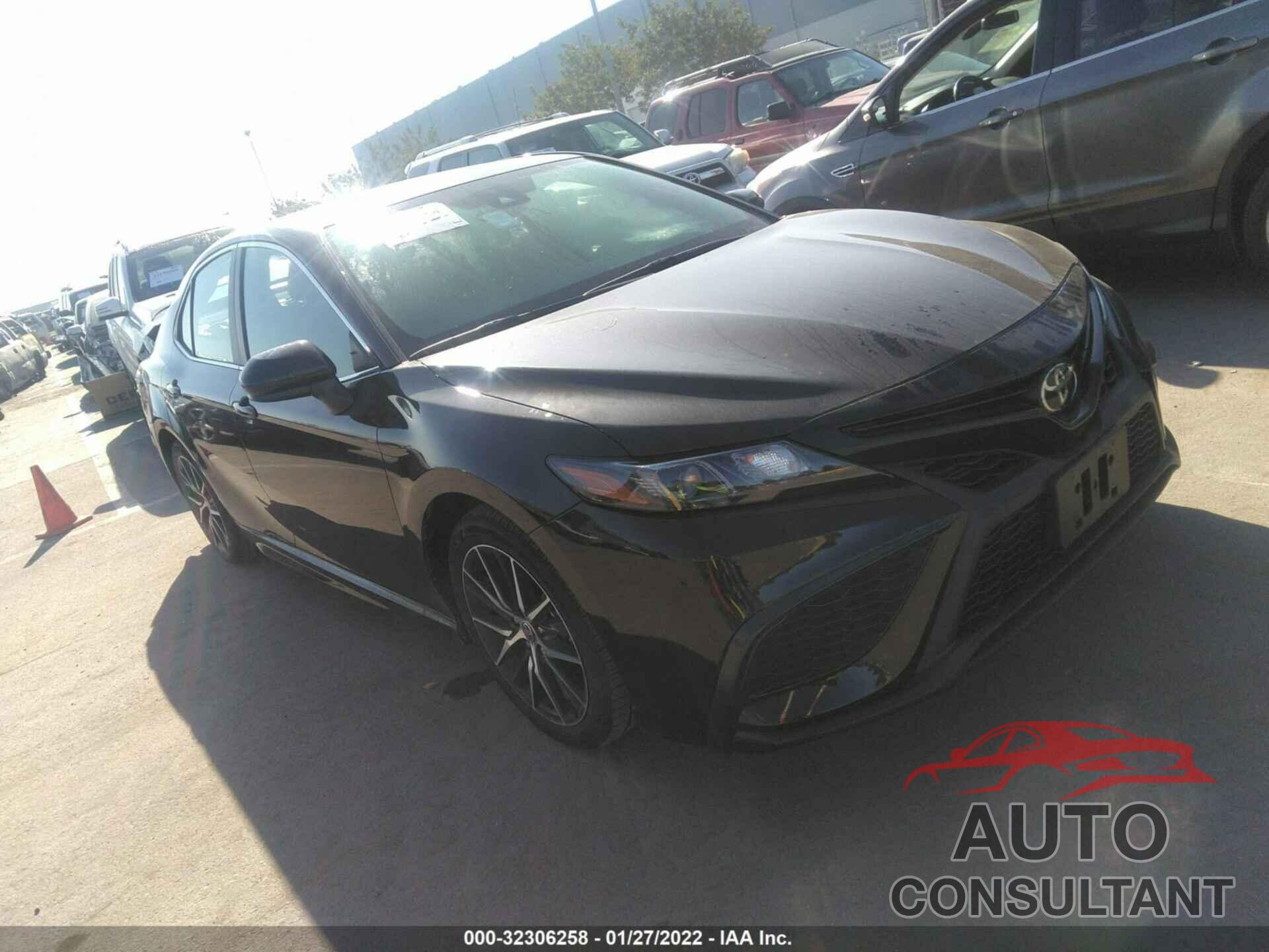 TOYOTA CAMRY 2021 - 4T1G11AK2MU592142