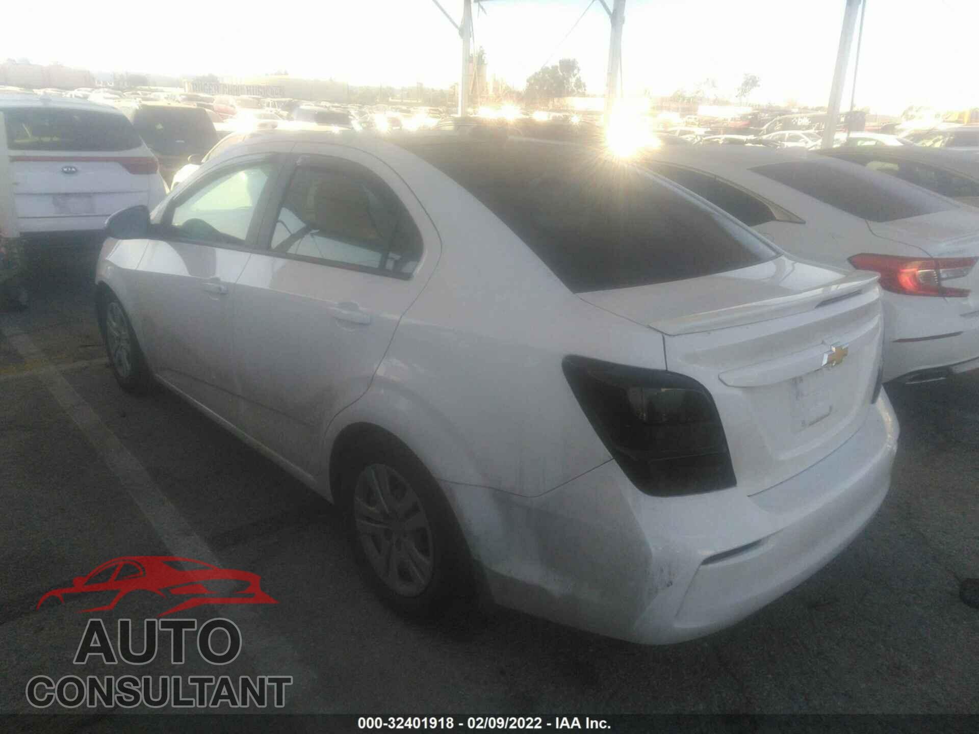 CHEVROLET SONIC 2017 - 1G1JB5SH8H4178458