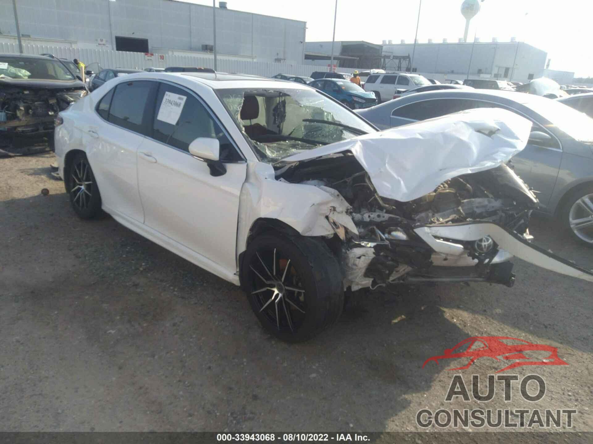 TOYOTA CAMRY 2018 - 4T1B11HK9JU558369