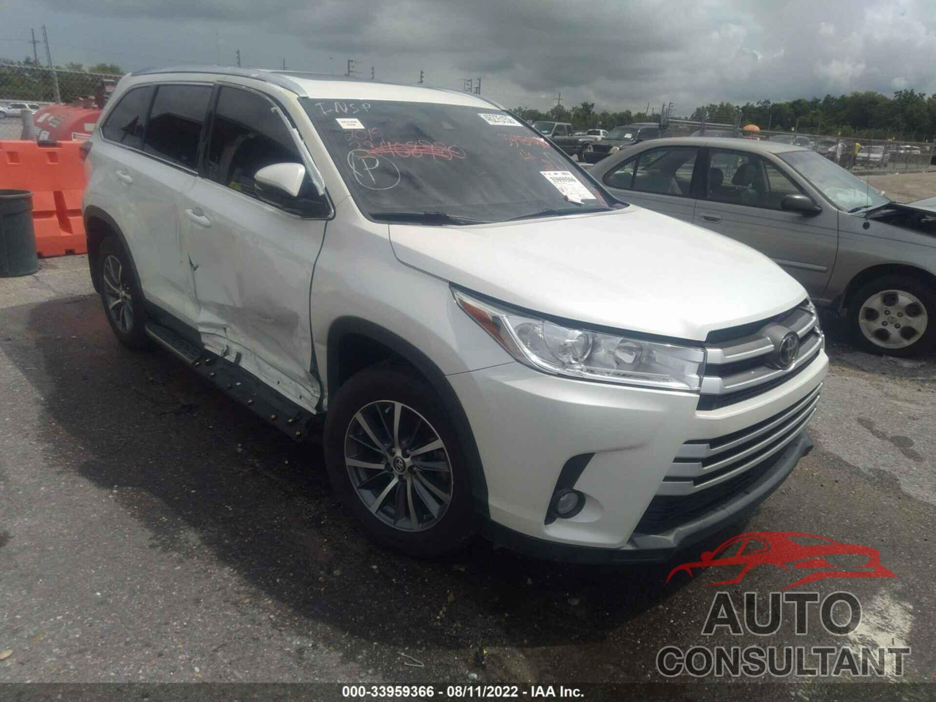 TOYOTA HIGHLANDER 2019 - 5TDKZRFH9KS553780