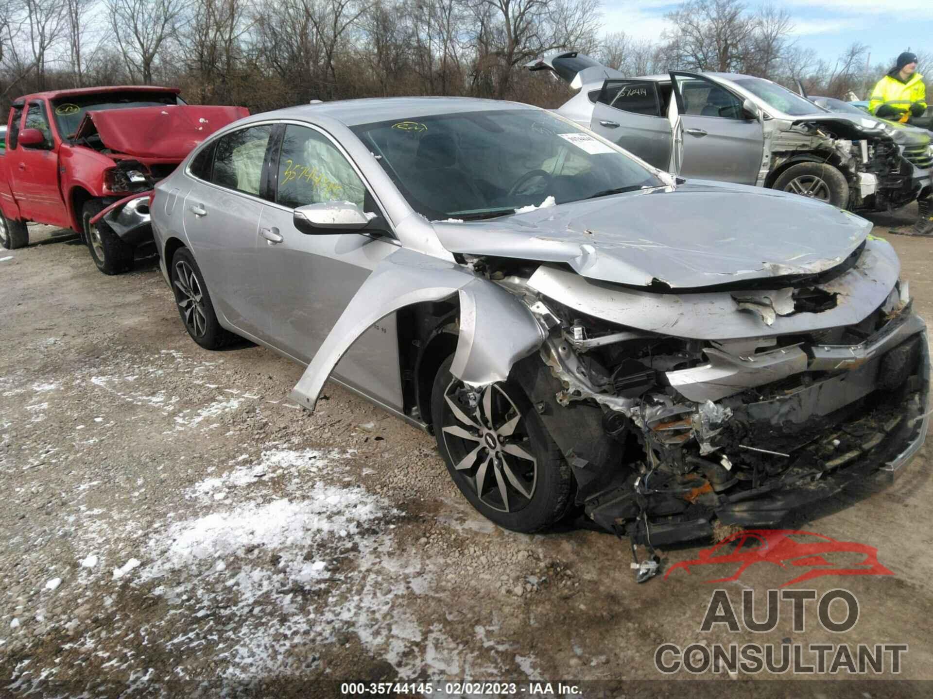 CHEVROLET MALIBU 2017 - 1G1ZE5ST7HF268901