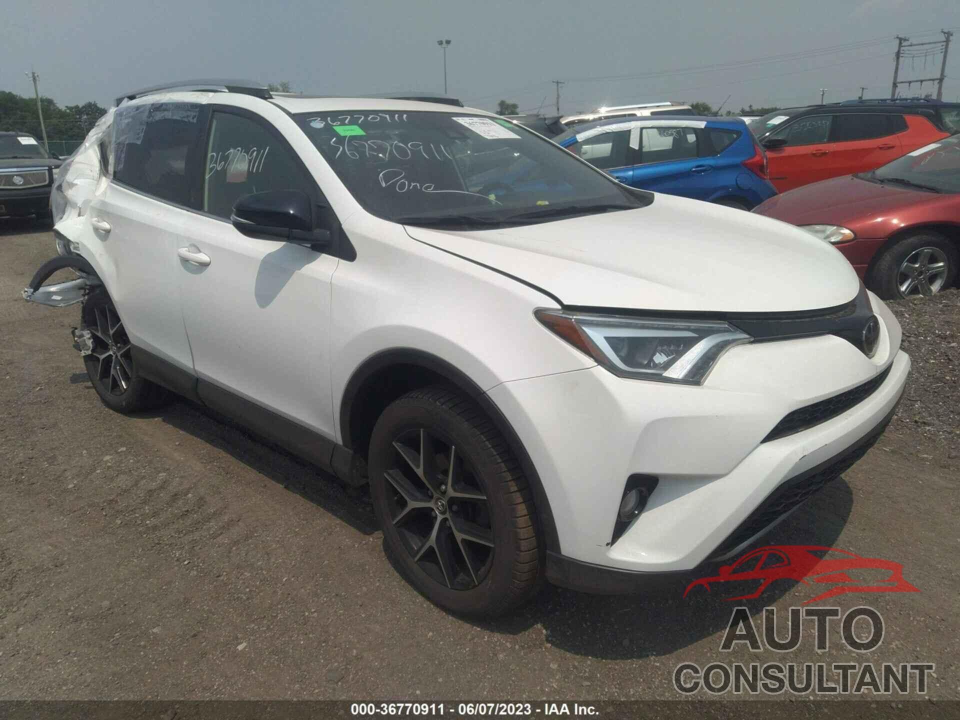 TOYOTA RAV4 2018 - JTMJFREV8JJ718578