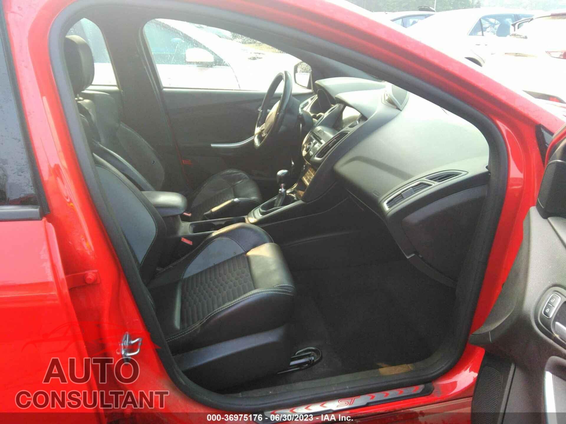 FORD FOCUS ST 2017 - 1FADP3L96HL242560