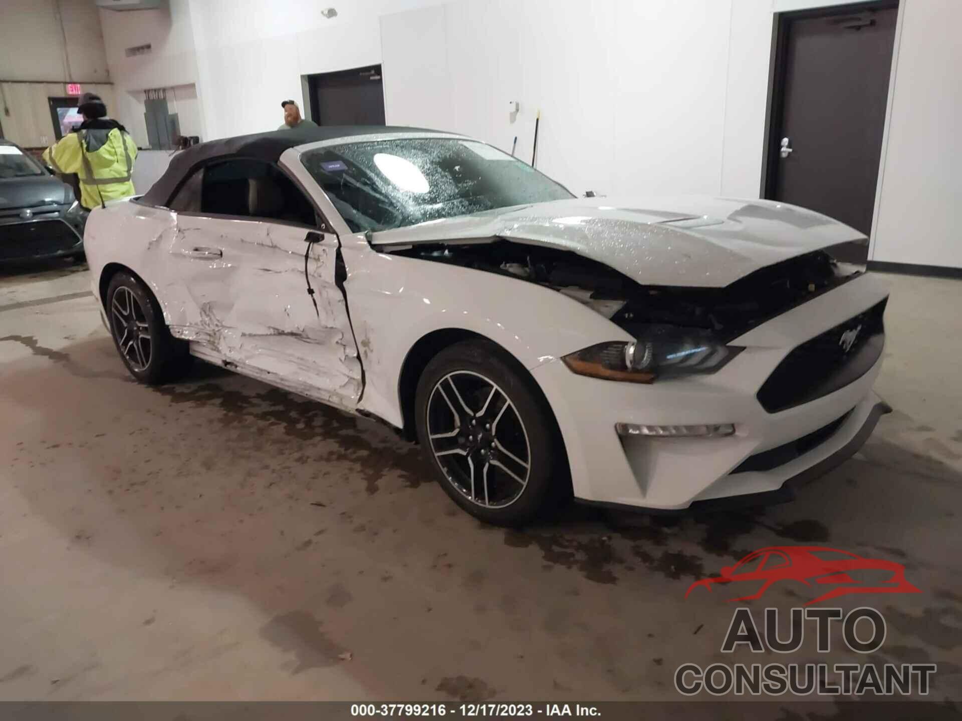 FORD MUSTANG 2018 - 1FATP8UH1J5155626