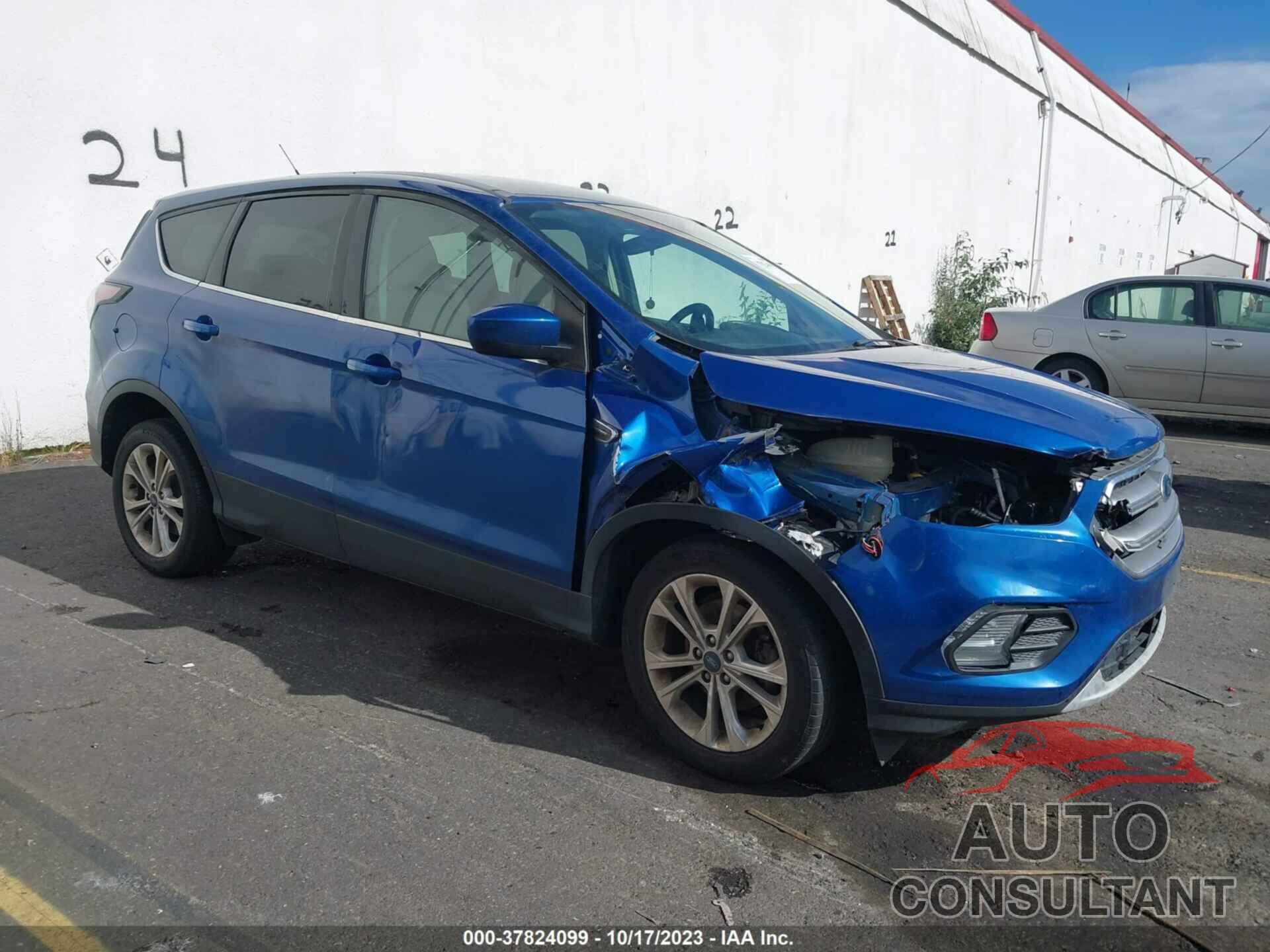 FORD ESCAPE 2017 - 1FMCU0GD6HUC28188