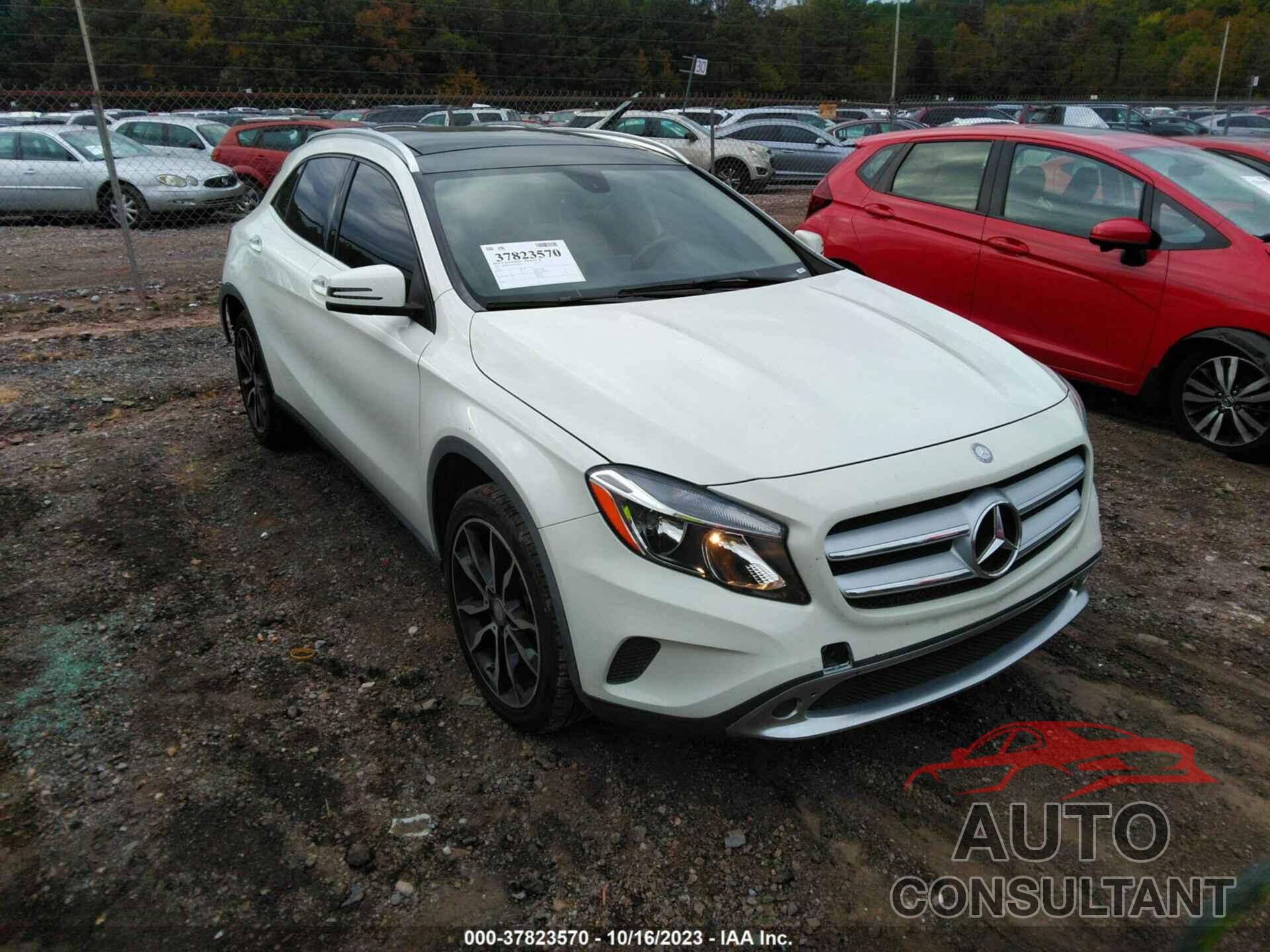 MERCEDES-BENZ GLA 250 2015 - WDCTG4EB3FJ180985