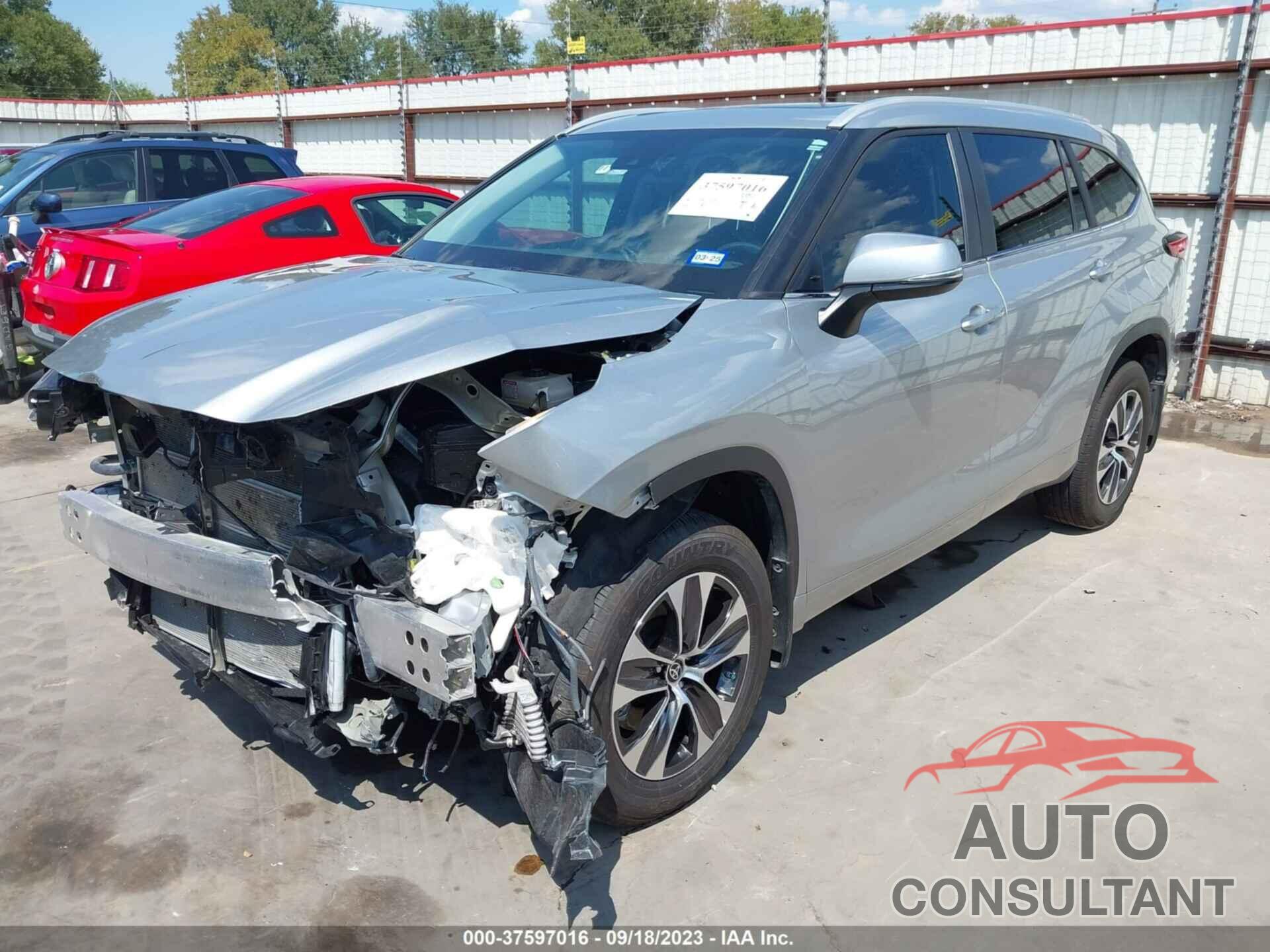 TOYOTA HIGHLANDER 2023 - 5TDKARAH2PS522571