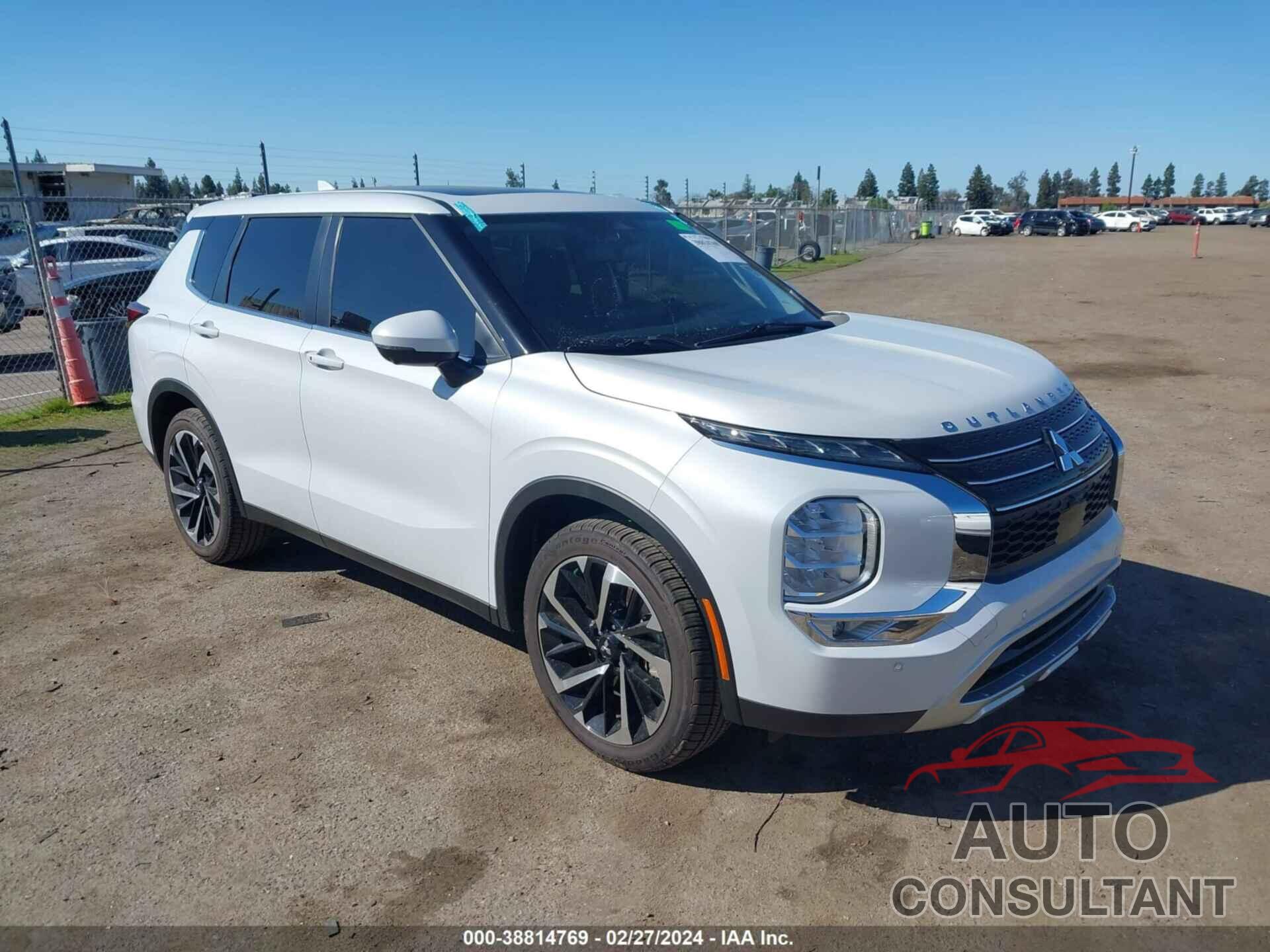 MITSUBISHI OUTLANDER 2022 - JA4J3UA84NZ006548