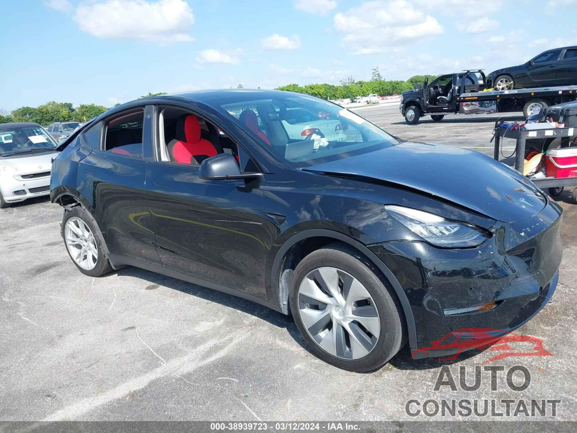 TESLA MODEL Y 2021 - 5YJYGDED2MF103963