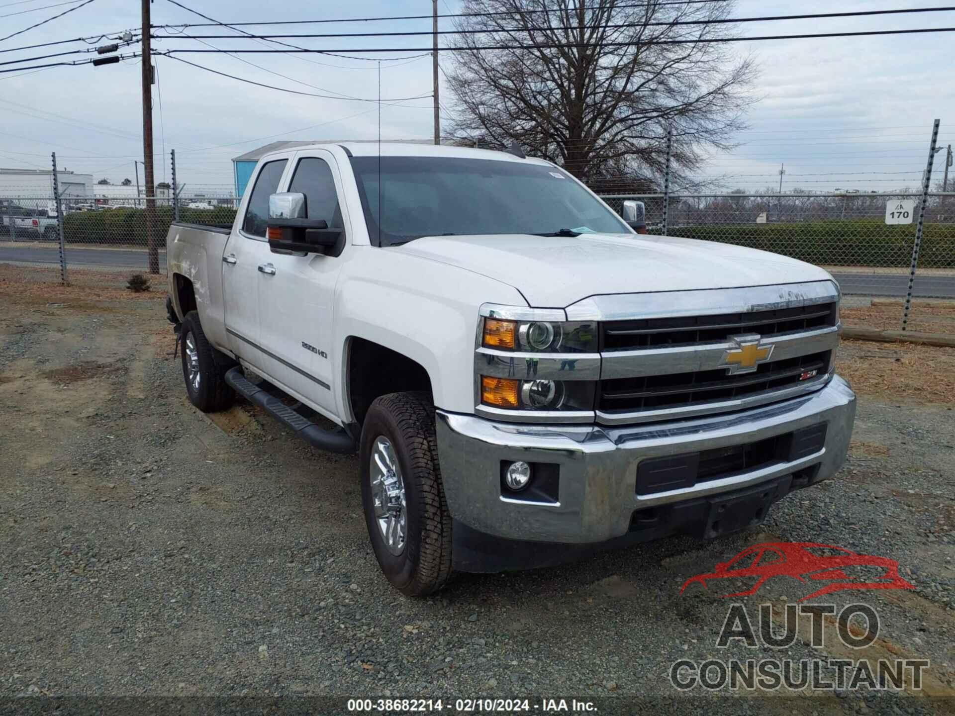 CHEVROLET SILVERADO 2018 - 1GC2KWEG4JZ336985