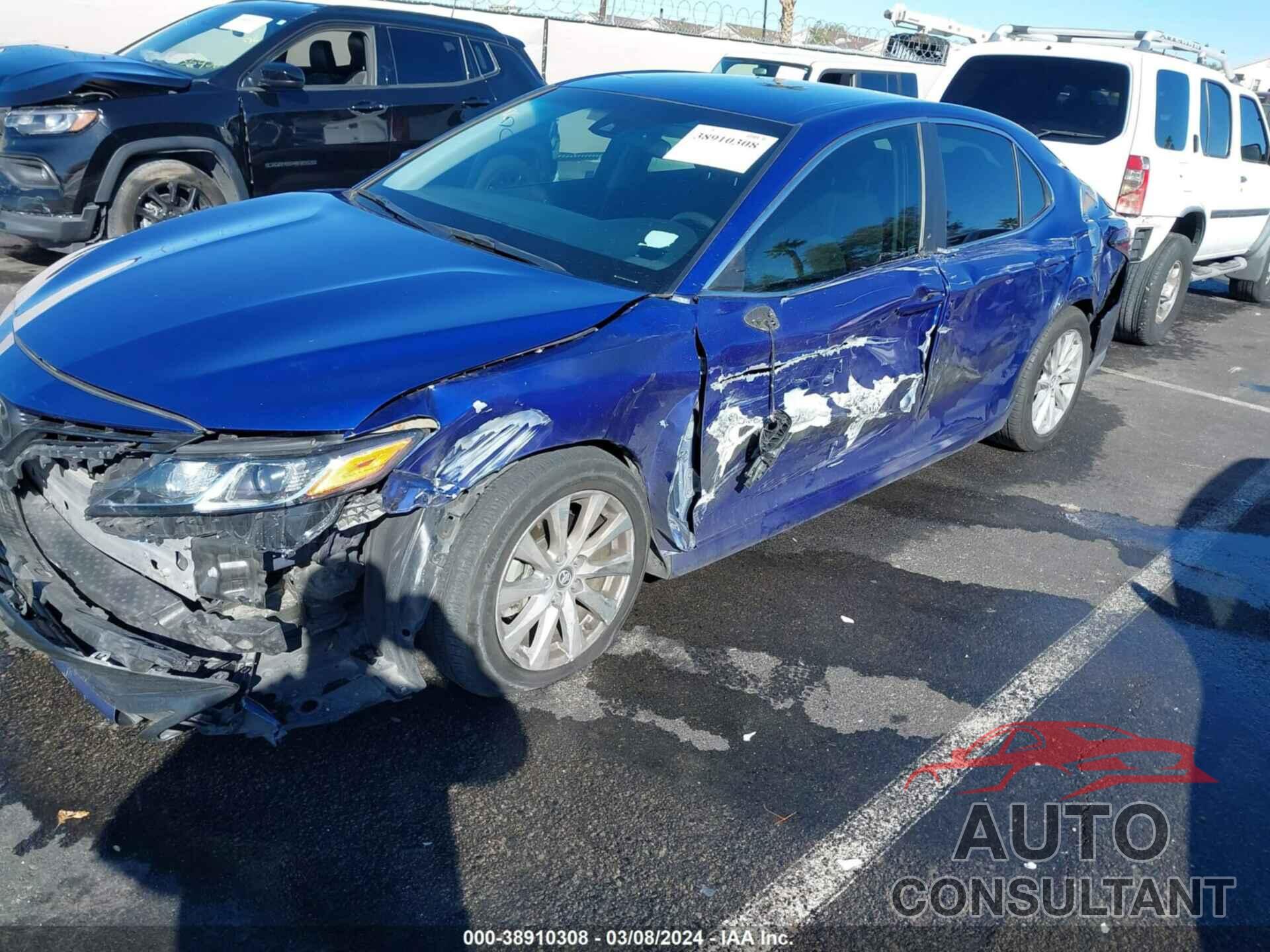 TOYOTA CAMRY 2018 - 4T1B11HK9JU514209