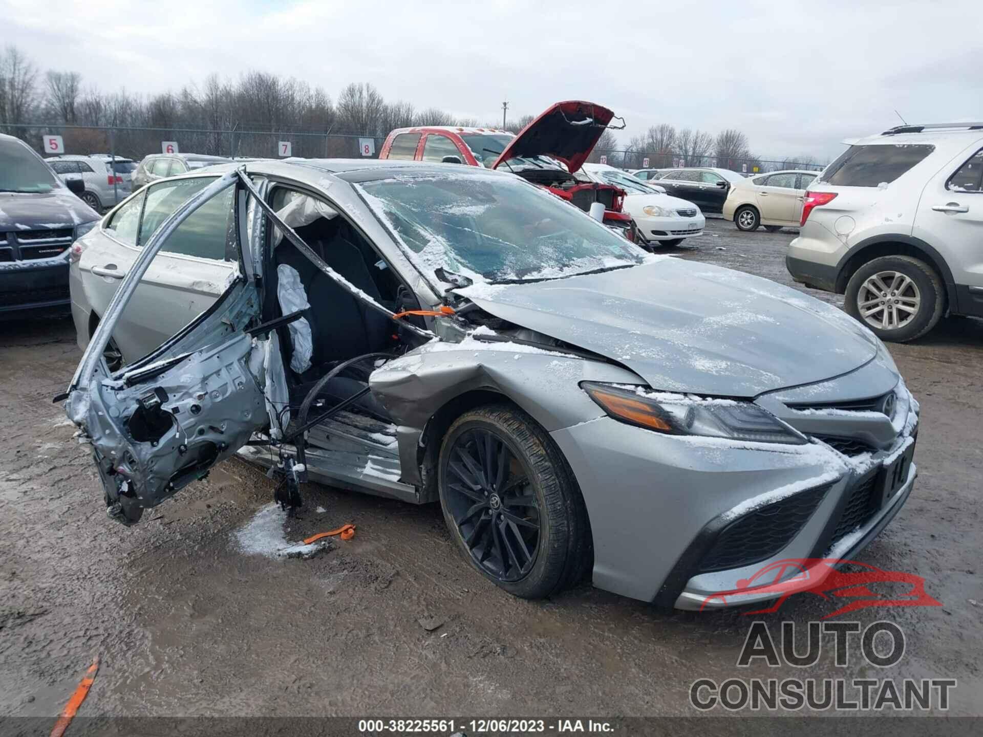 TOYOTA CAMRY 2021 - 4T1K61AK0MU470262