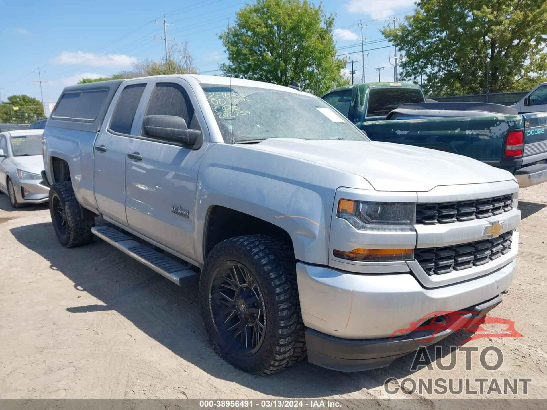 CHEVROLET SILVERADO 1500 2018 - 1GCRCPEC6JZ292759