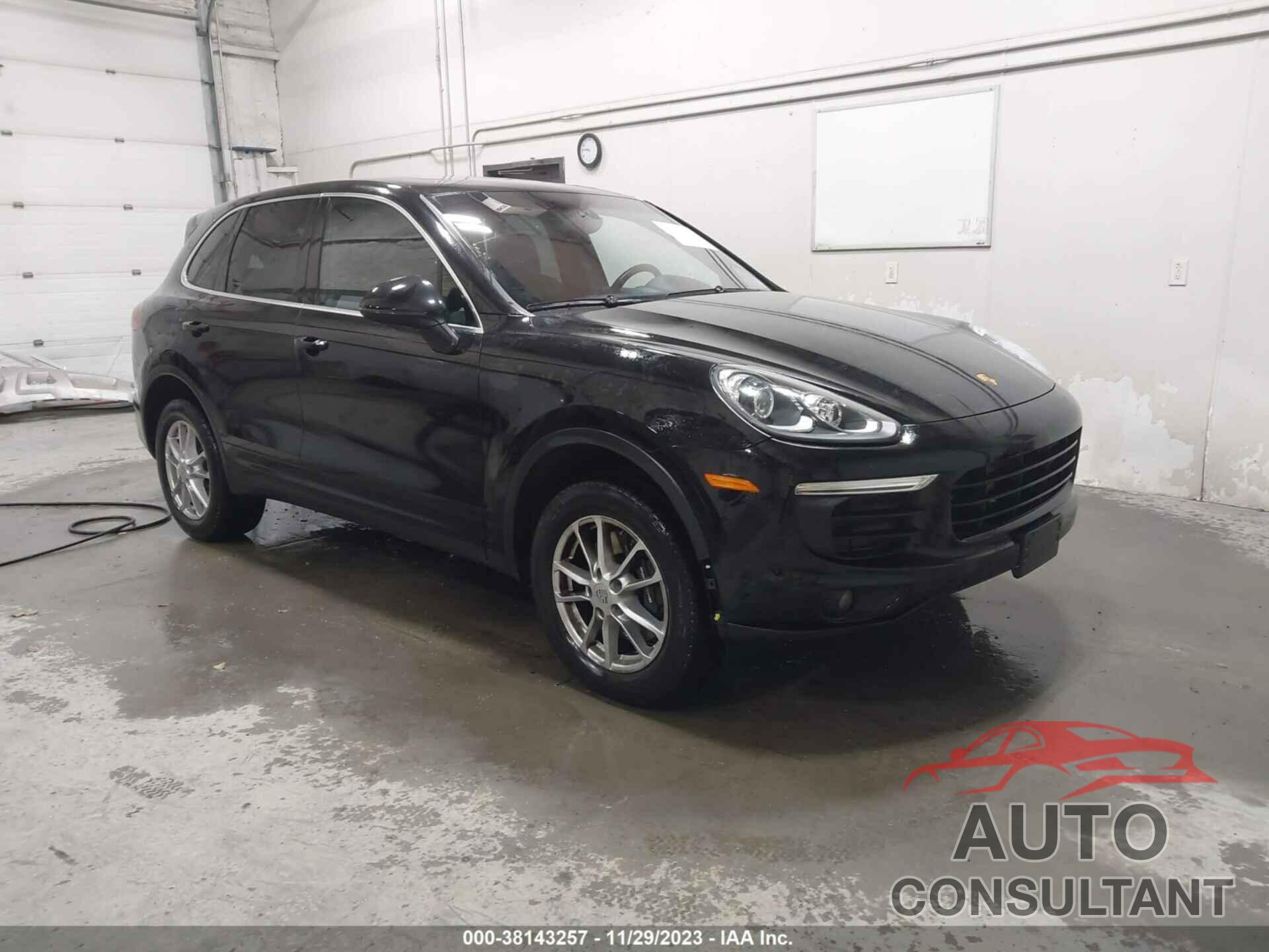 PORSCHE CAYENNE 2017 - WP1AA2A24HKA85484