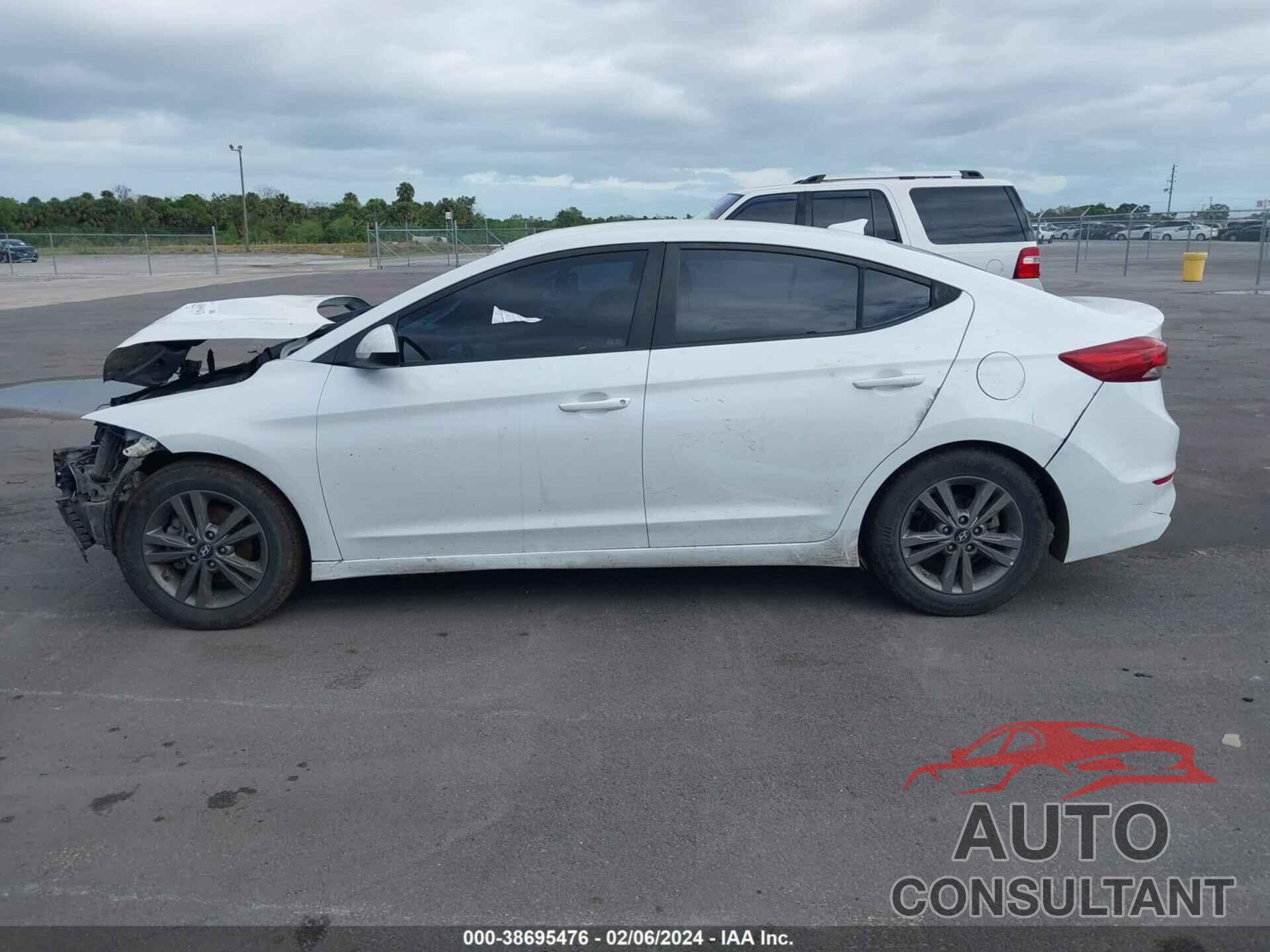 HYUNDAI ELANTRA 2018 - 5NPD84LF0JH369351