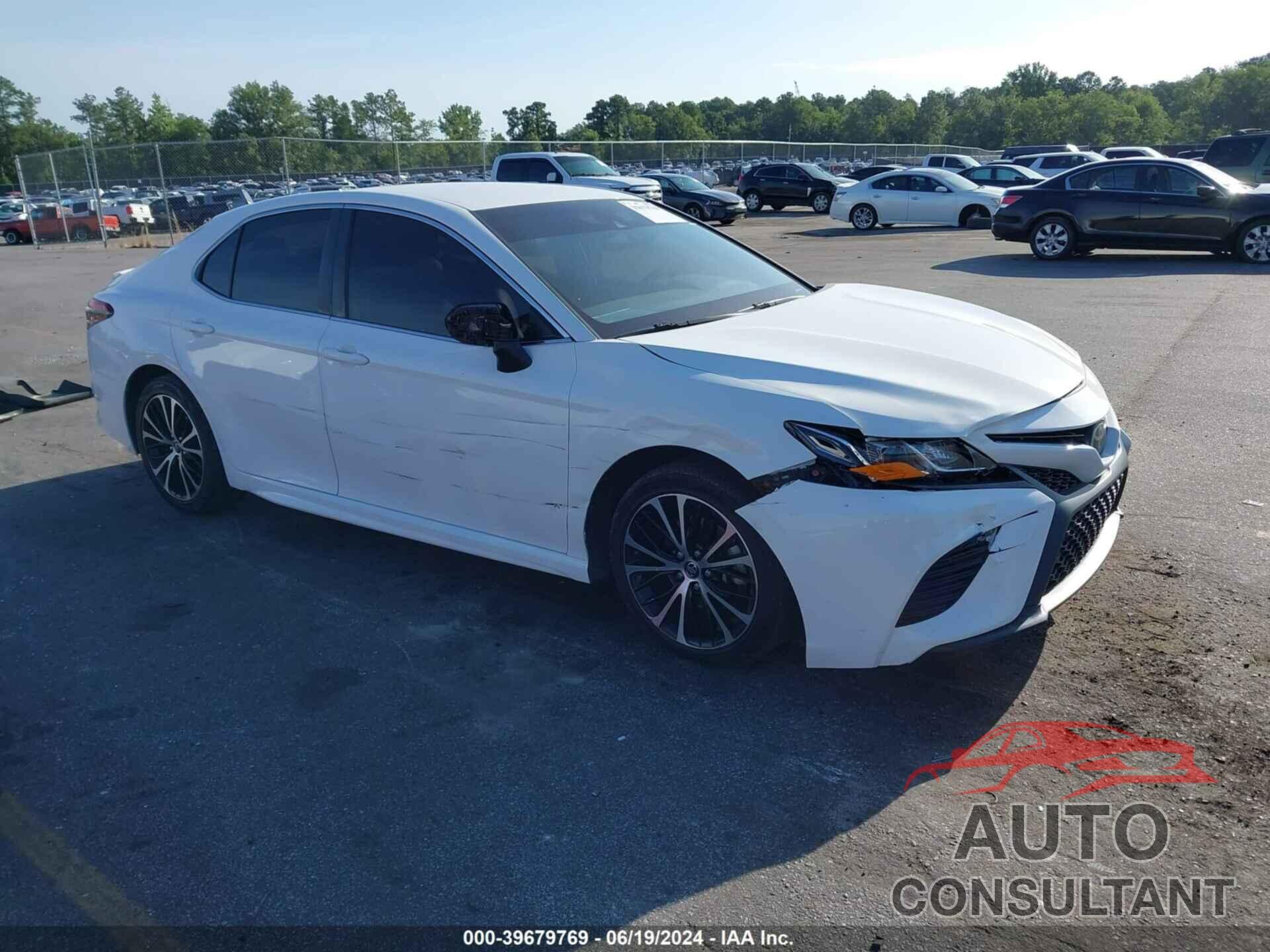 TOYOTA CAMRY 2018 - JTNB11HK7J3022381